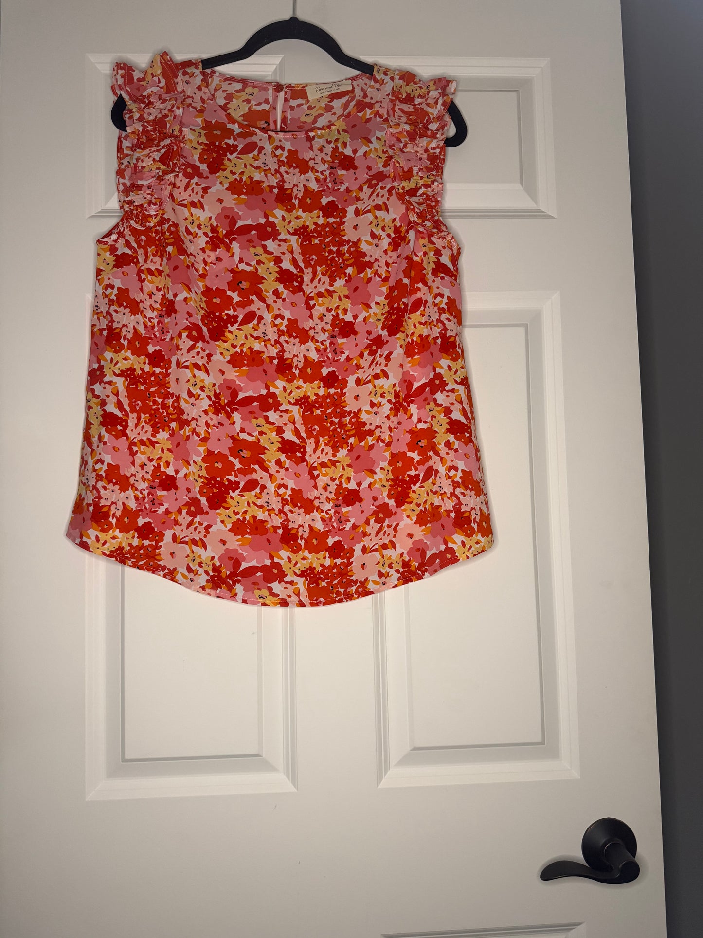 Doe and Rae short sleeve blouse large red orange white pink floral