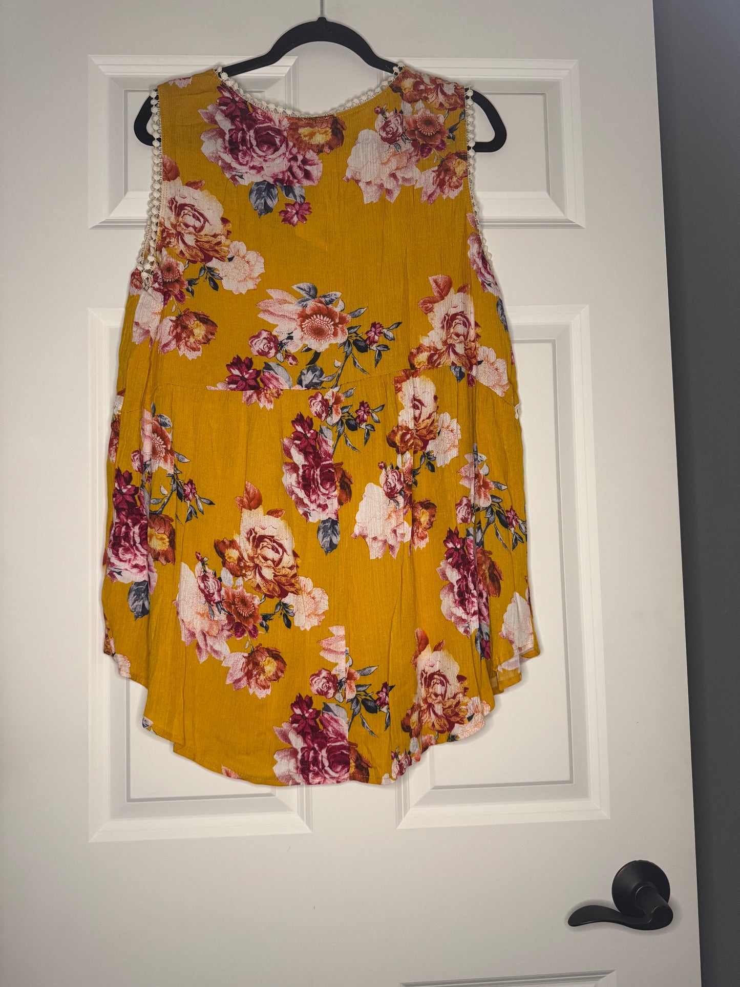 Vanilla bay sleeveless blouse 1xl mustard yellow w pink white blue multi floral nwt 34