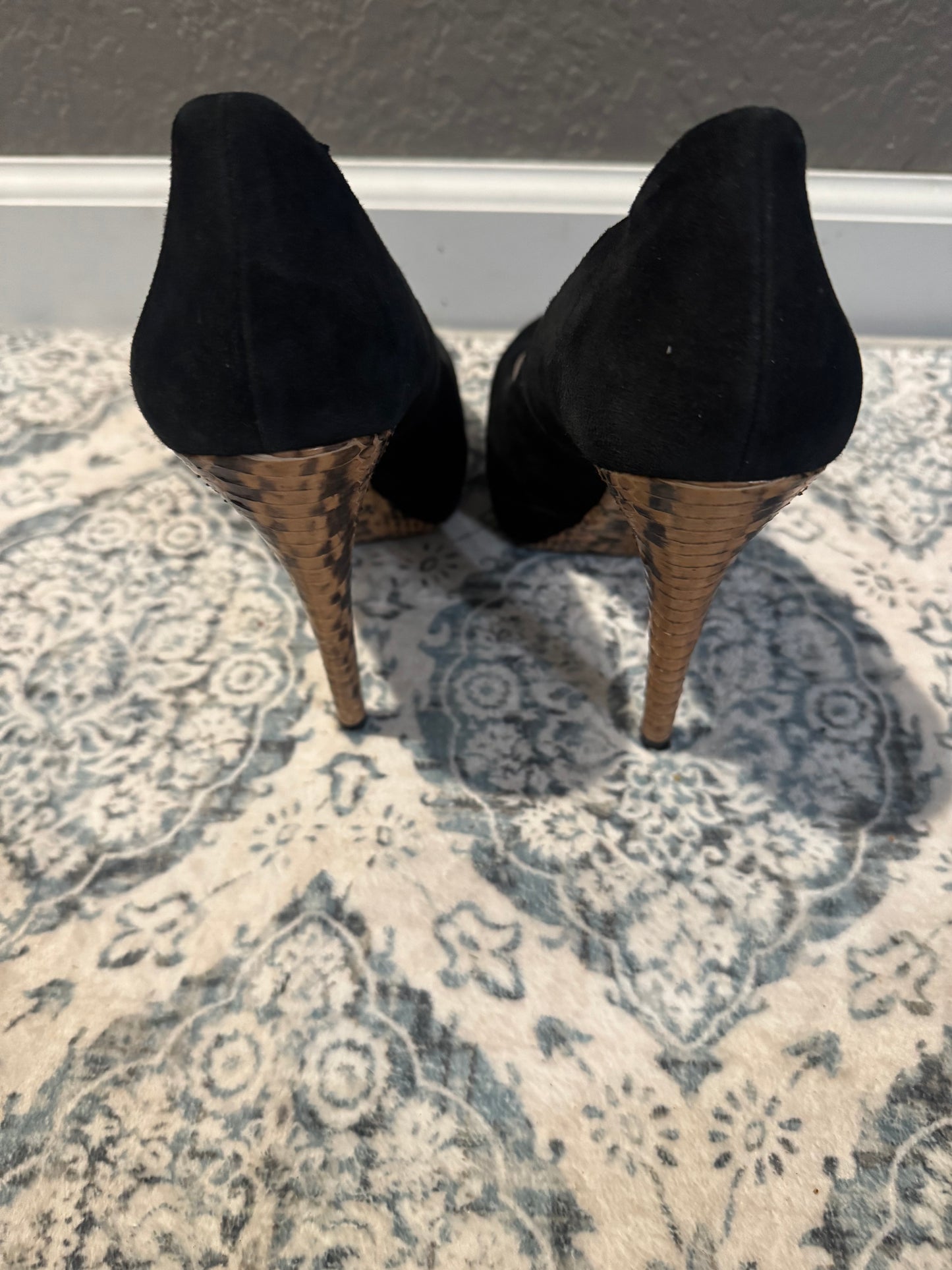 Michael Kors velvet black heels snakeskin brown heel size 9