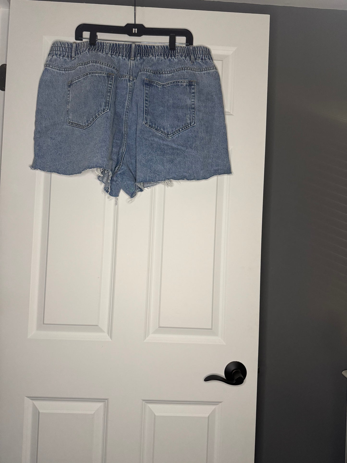 Showpo Renee shorts high waisted fray hem size 16 nwt