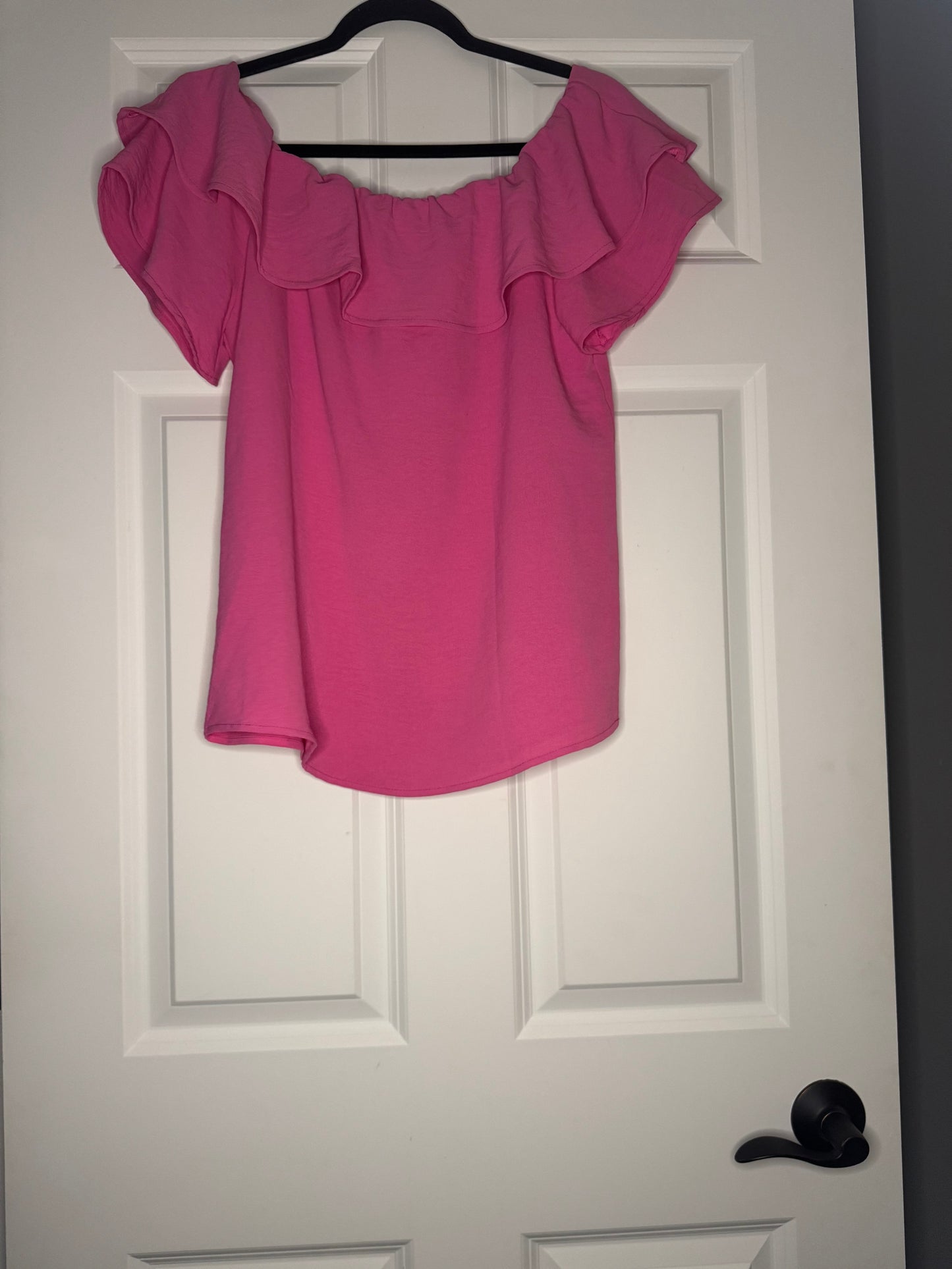 Les Amis off the shoulder blouse medium pink nwt 36.00