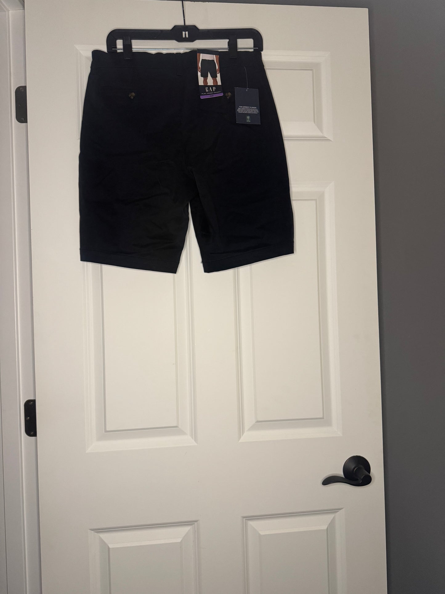 Gap flat front men’s shorts black 30 nwt