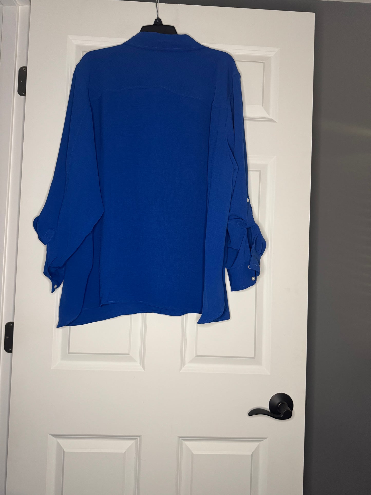 Tommy Hilfiger long sleeve button up blouse 2x blue can be long sleeve or 3/4