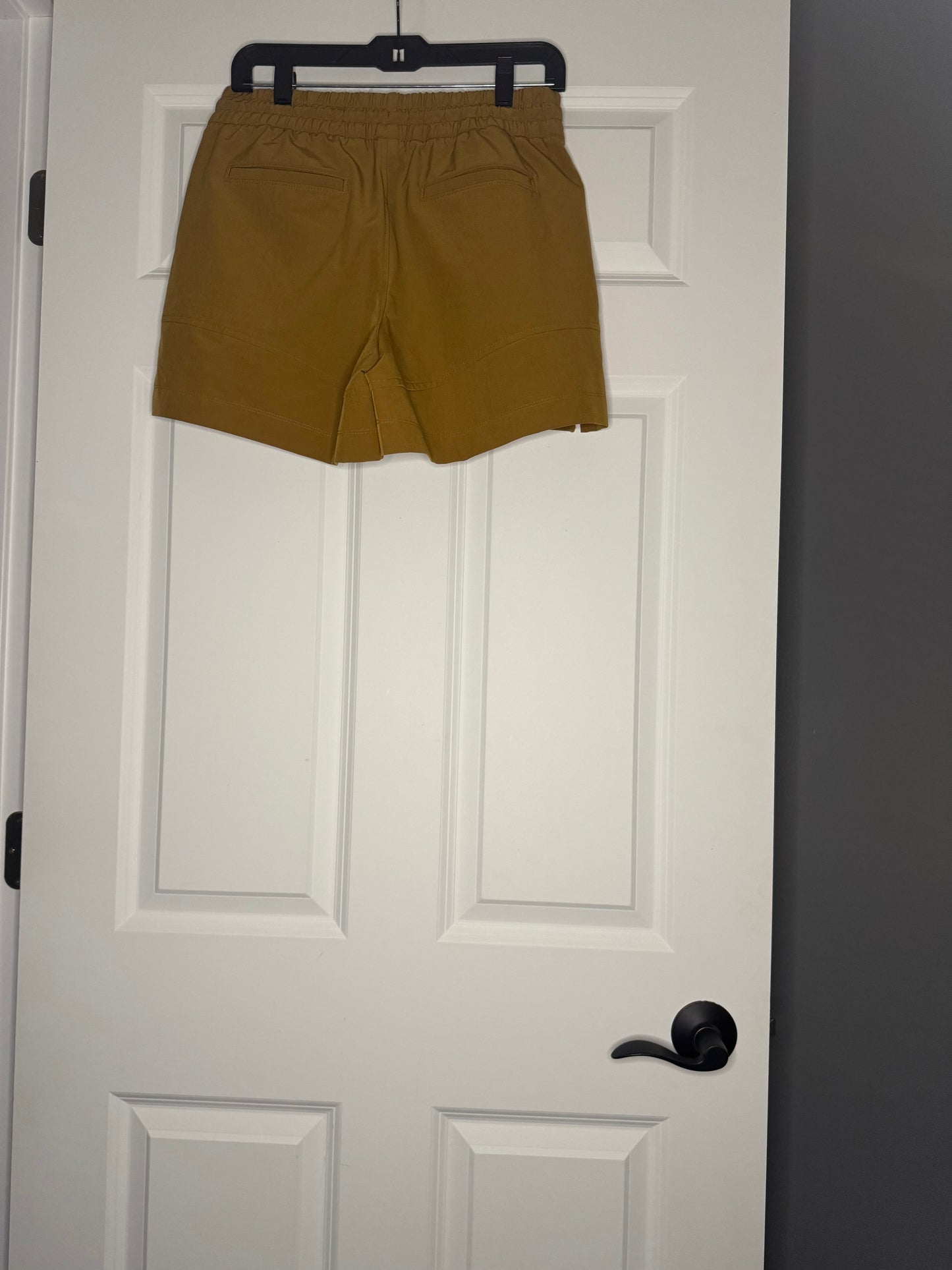 Old navy stretch tech go h20 shorts small mustard