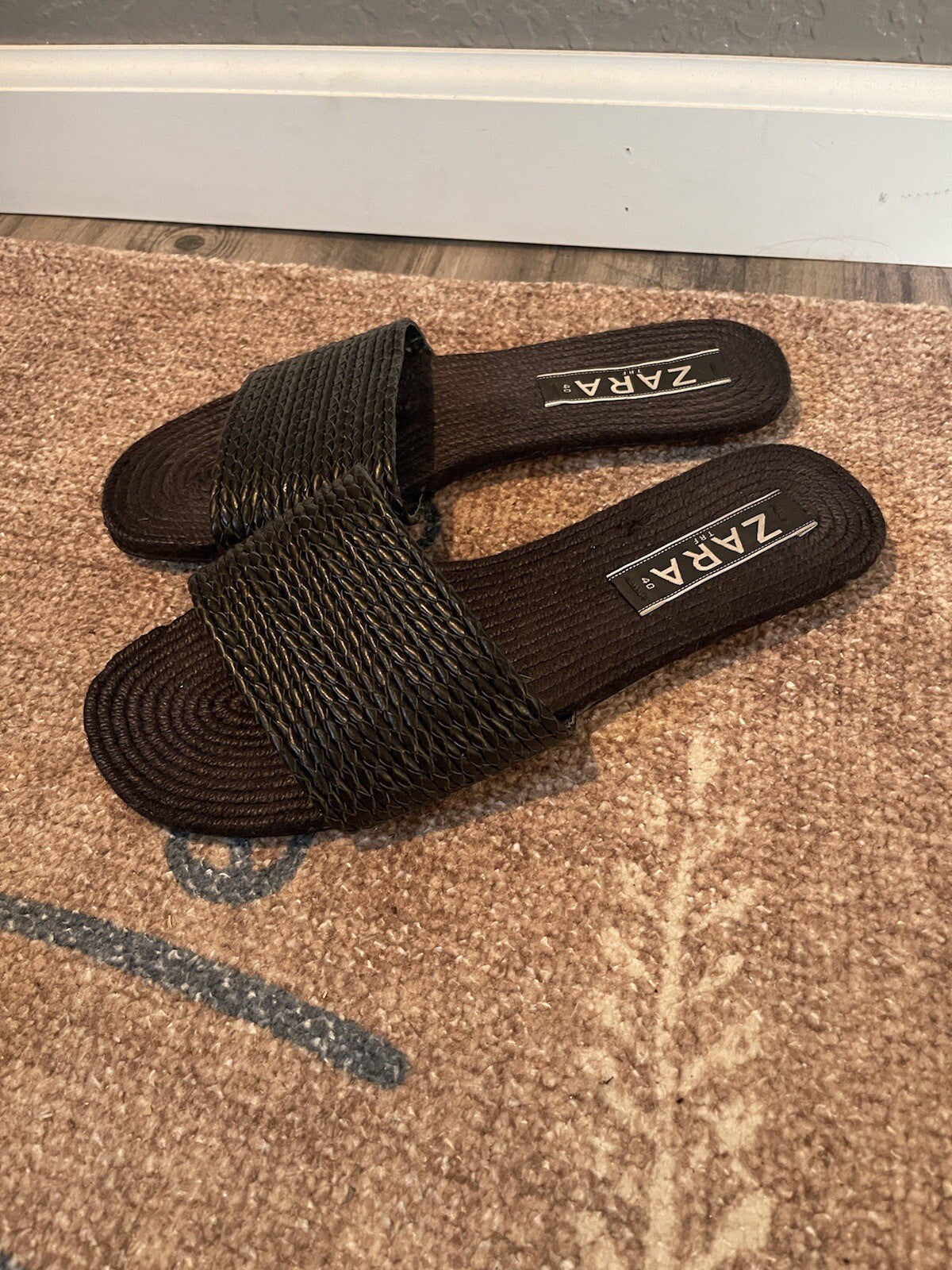 Zara trafaluc slip on sandals black size 40