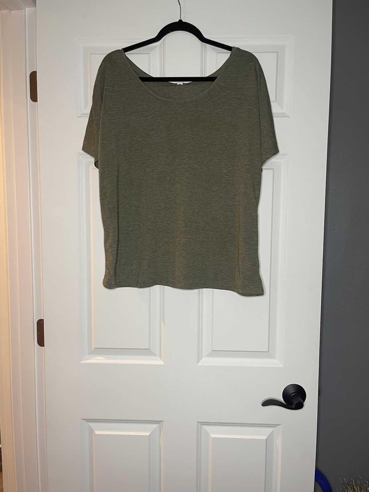 Bella canvas flowy shirt green large NWT