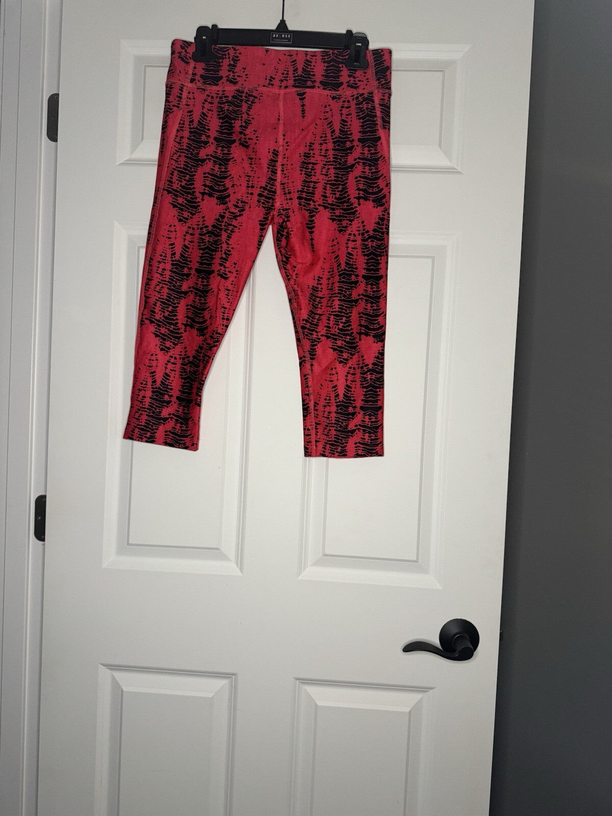 Under Armour Heat Gear Compression Cropped Leggings Large Pink W Black Print