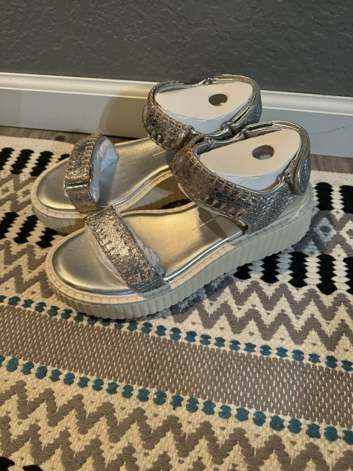 Dolce Vita Debra Silver Distressed Leather Sandal 9 New In Box