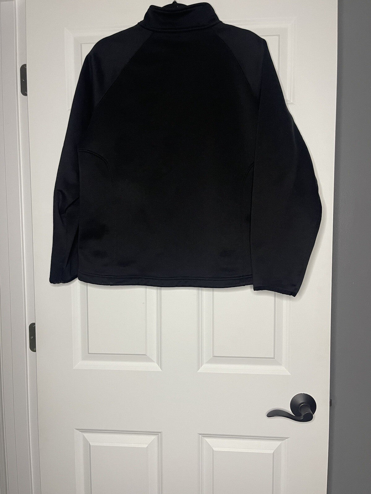 Under armour zip up sweatshirt medium black