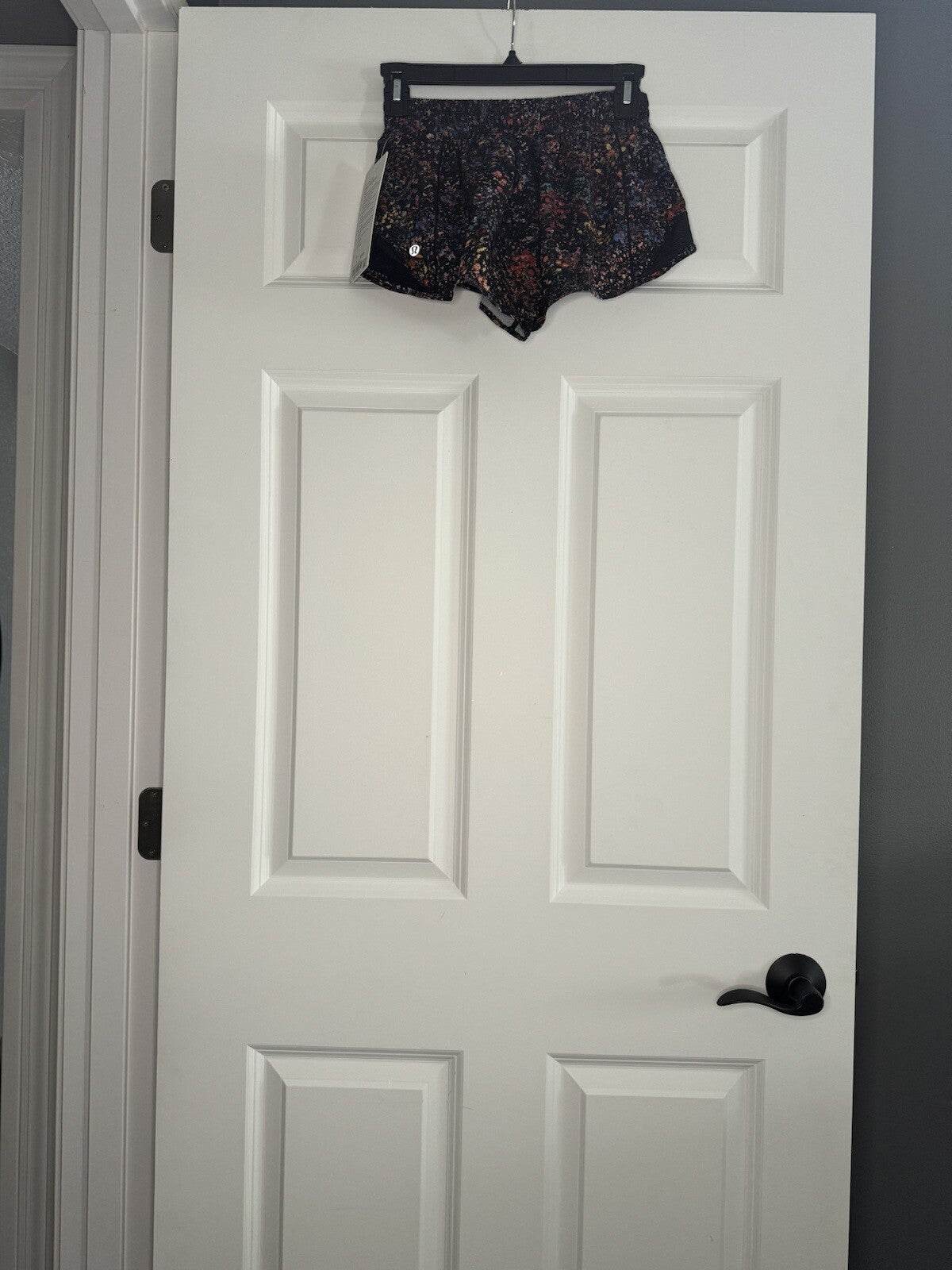 Lululemon Hotty Hot Shorts Size 4 Black A Multi Floral W Liner Nwt
