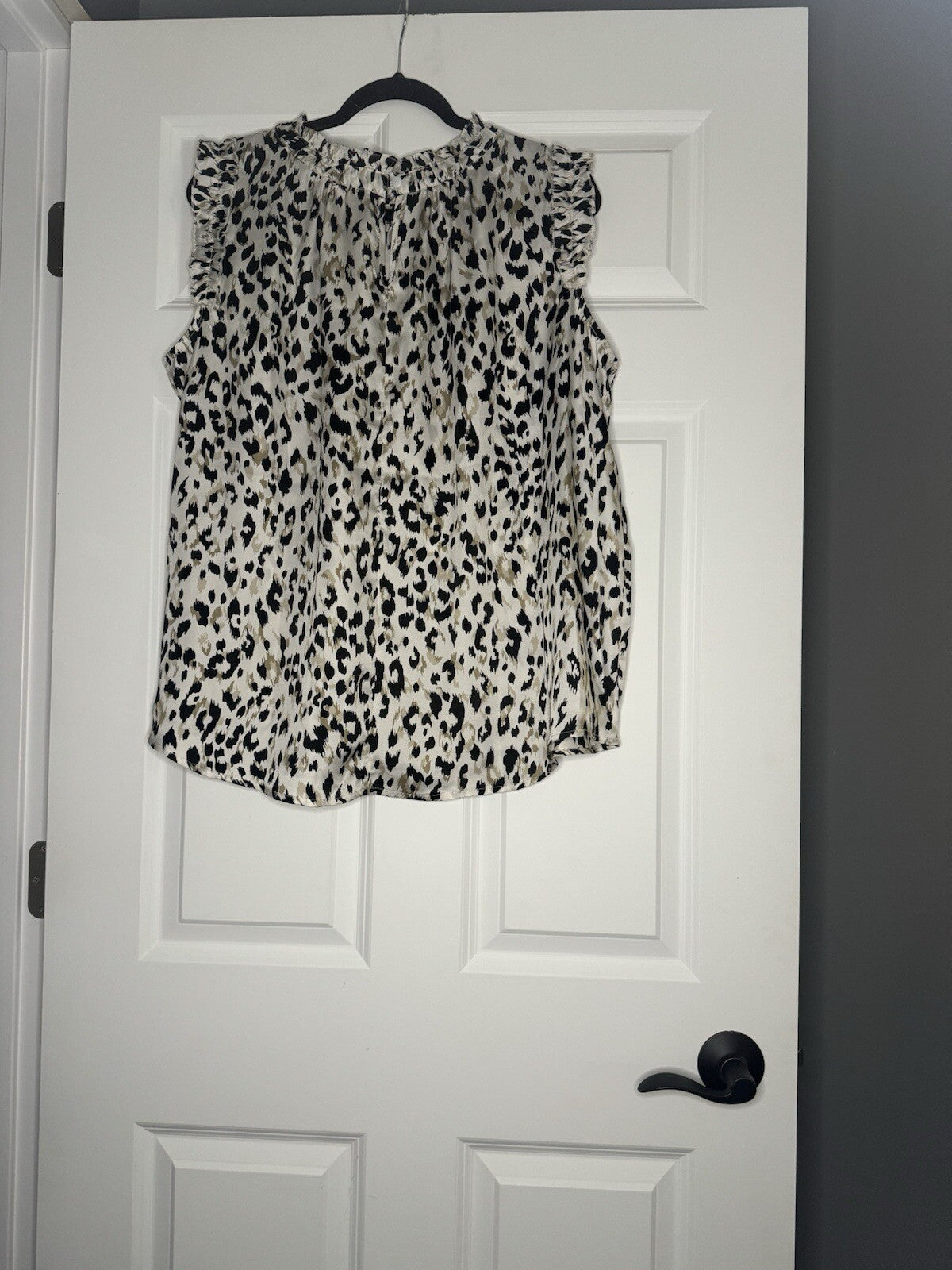 Hailey And Co Sleeveless Blouse 2x Cream Black Taupe Animal Print Nwt 35