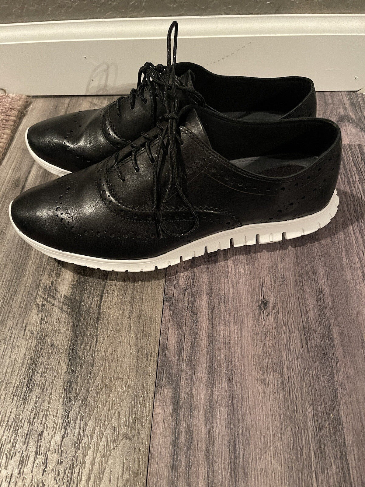Zerogrand womens wingtip oxford sneakers size 9 black Worn Once