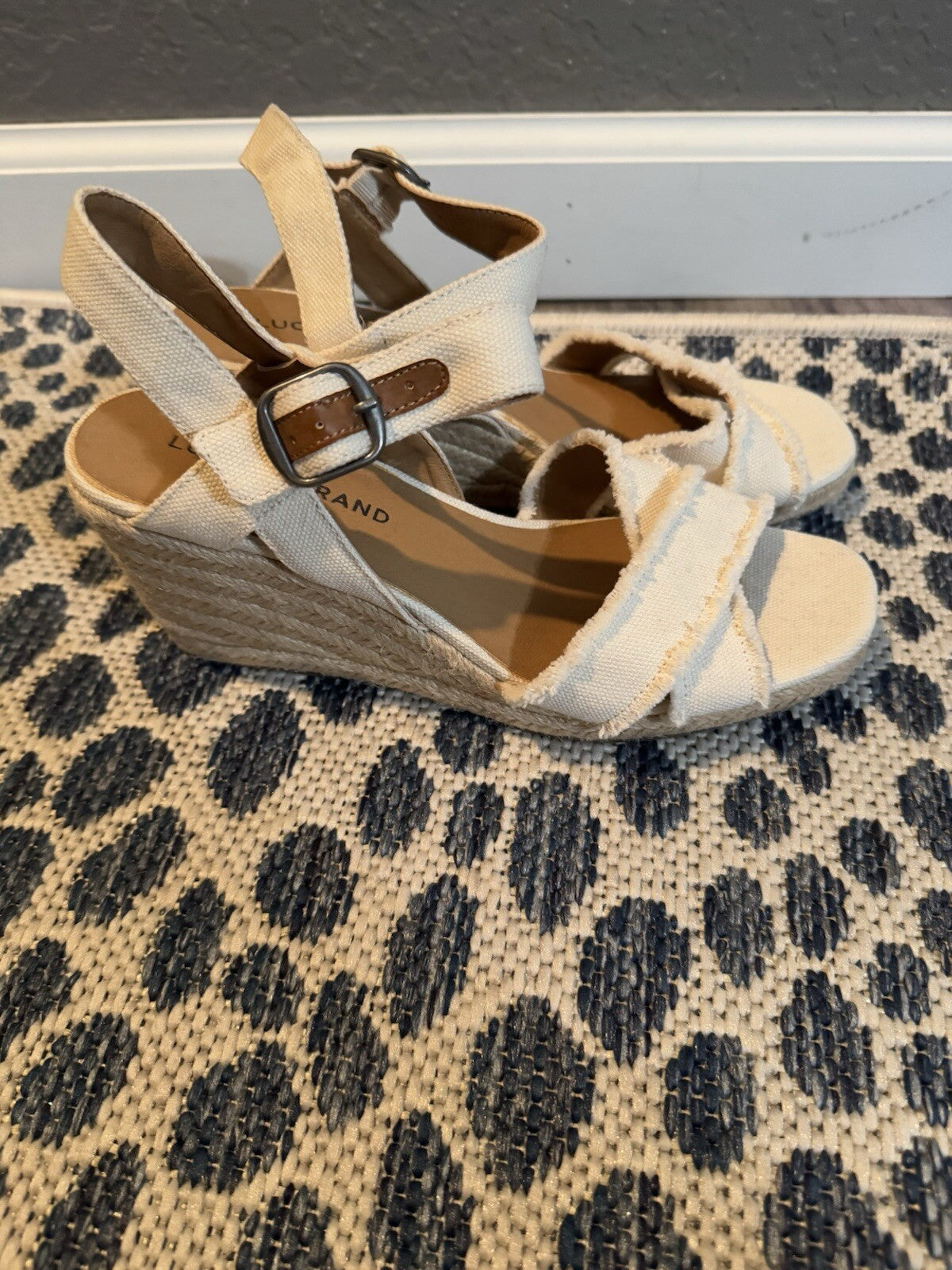 Lucky Brand Strappy Wedge Sandals Cream 7.5 New