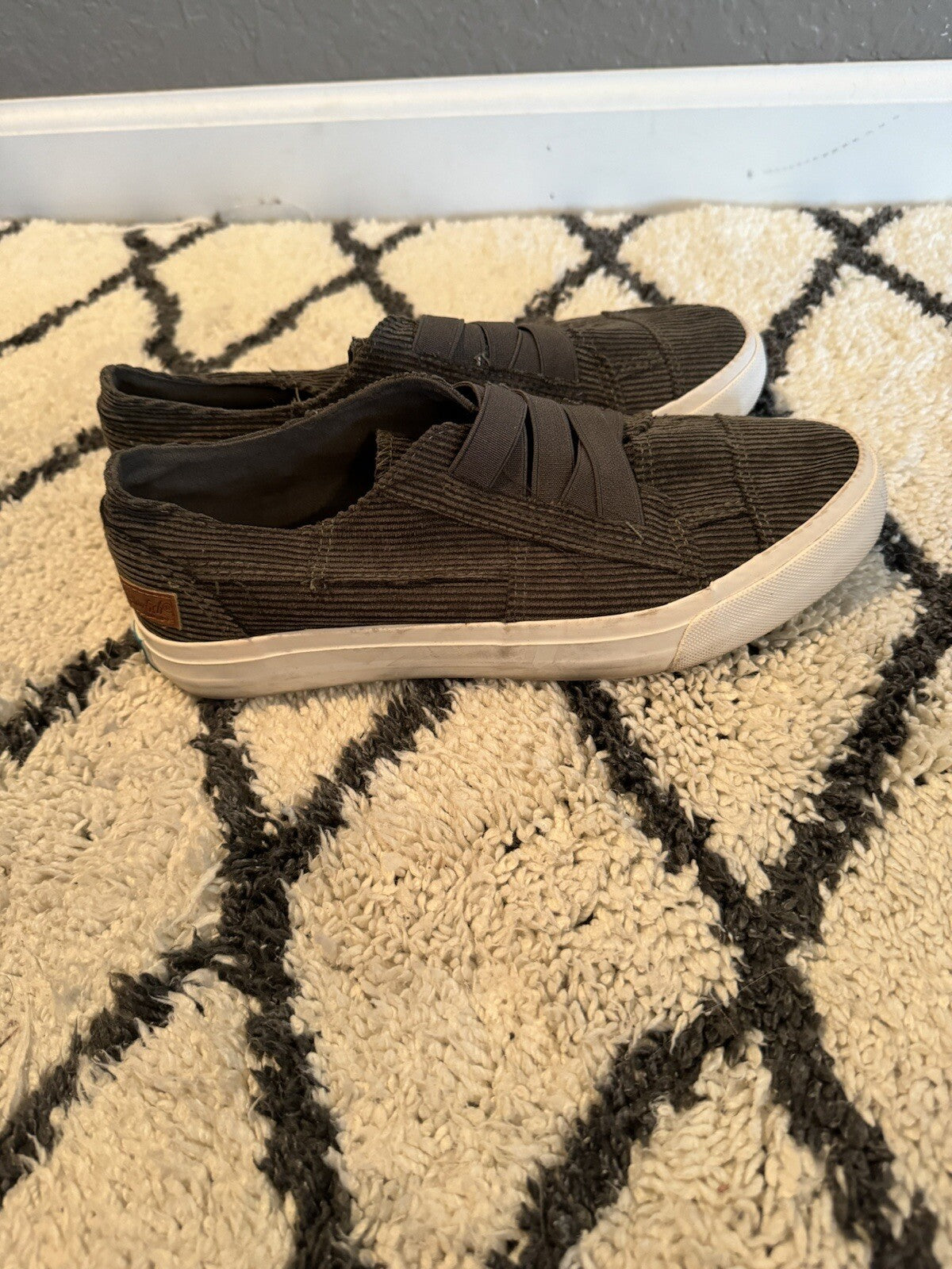 Blowfish Green Corduroy Sneakers Size 8