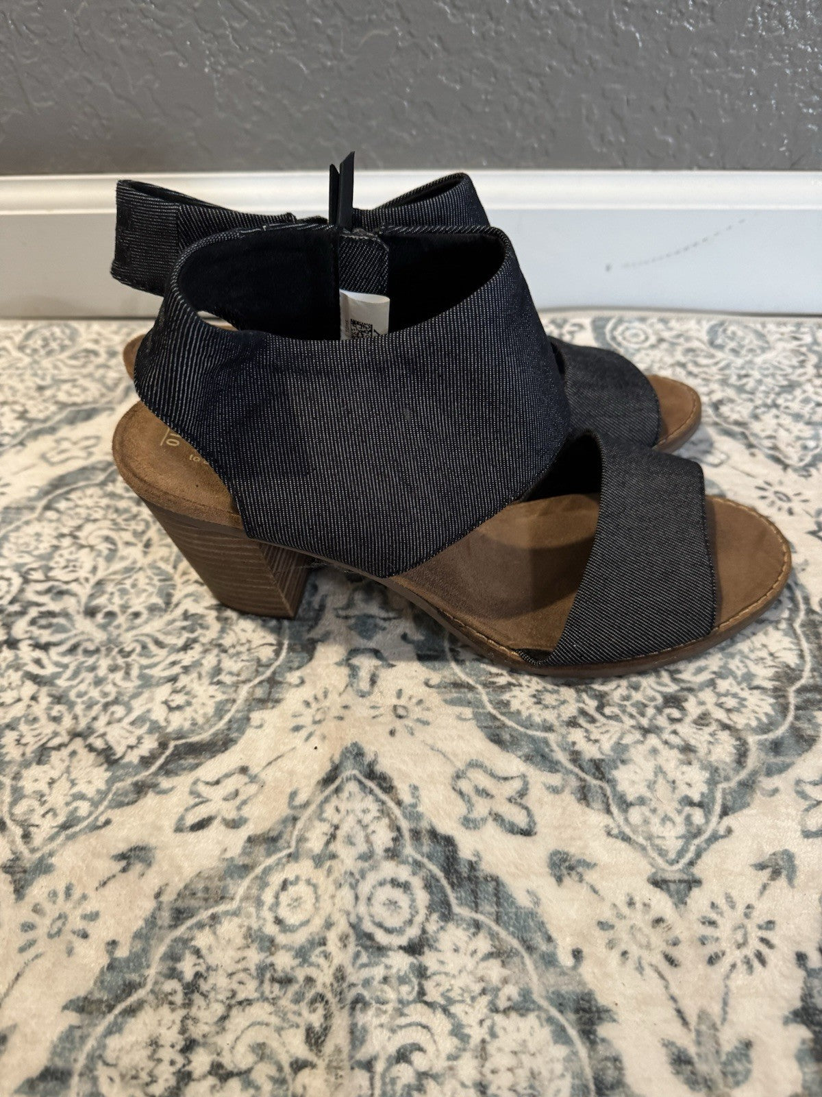 Tom’s Wedge Sandals Size 10 Jean Material In Excellent Condition