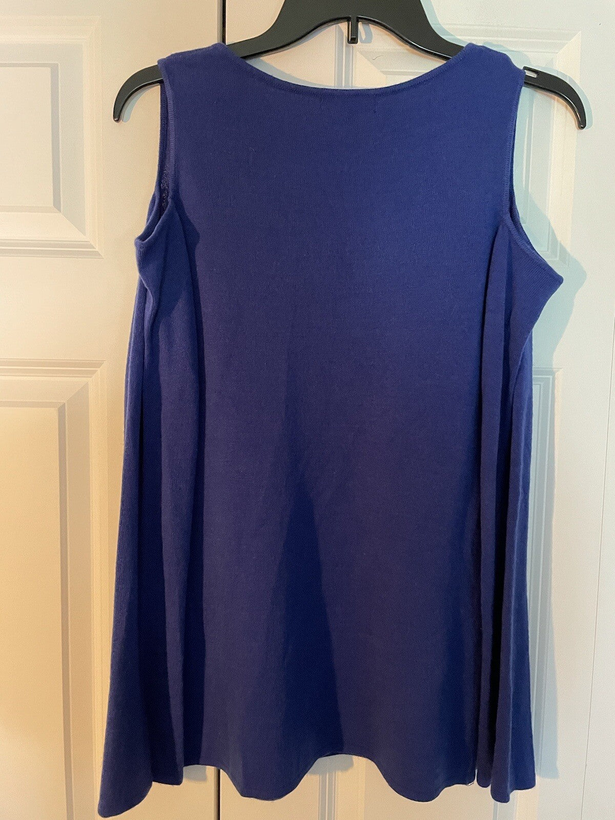 Roz Ali xs dark blue cold shoulder long sleeve sweater