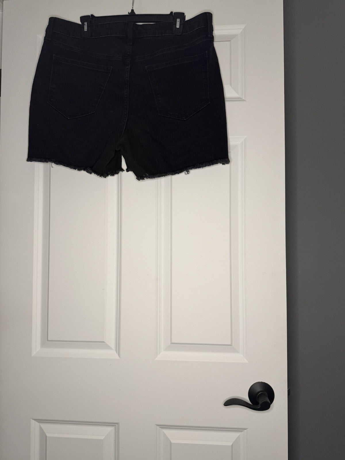 Old Navy High Rise Secret Slim Pockets Jean Shorts Black 16 NWT