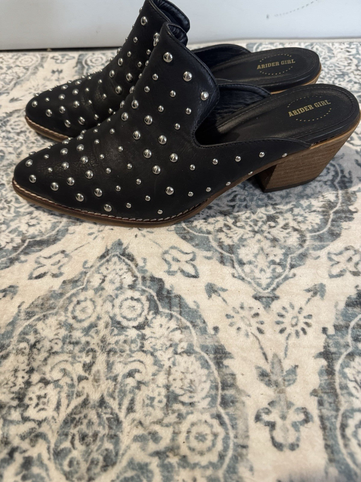 Arider Girl Slip On Shoes Size 8 Black W Silver Heading