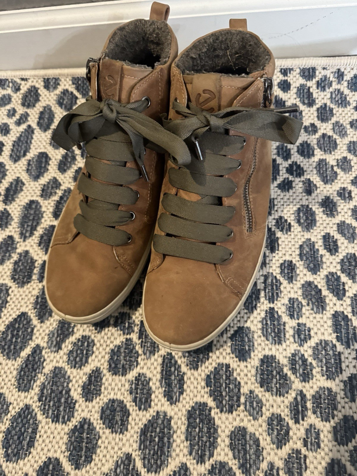 Ecco Brown Sneakers Size 9 Zip Up Sides