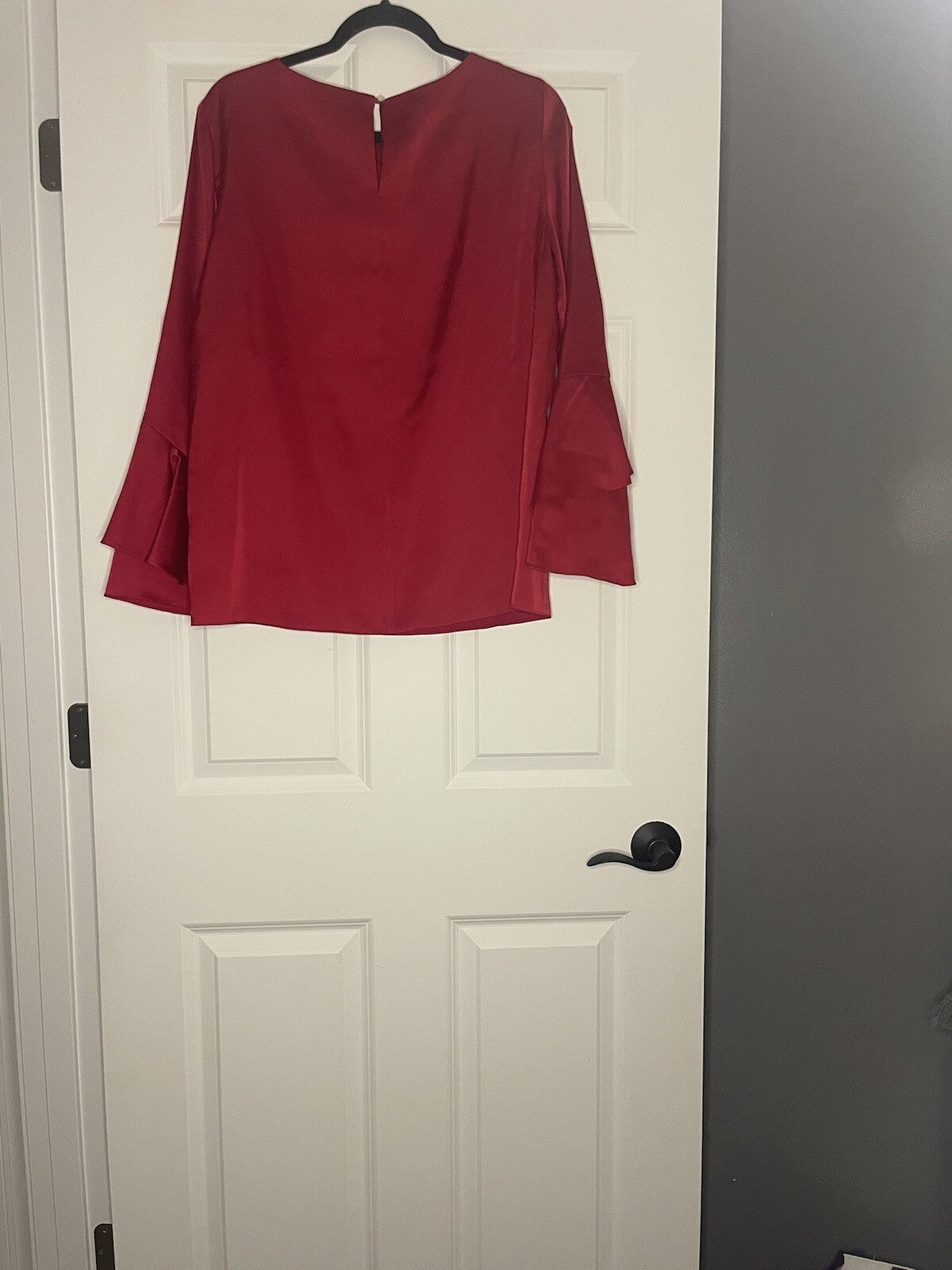 Tahari Long Sleeve Blouse Flowy Sleeve Medium