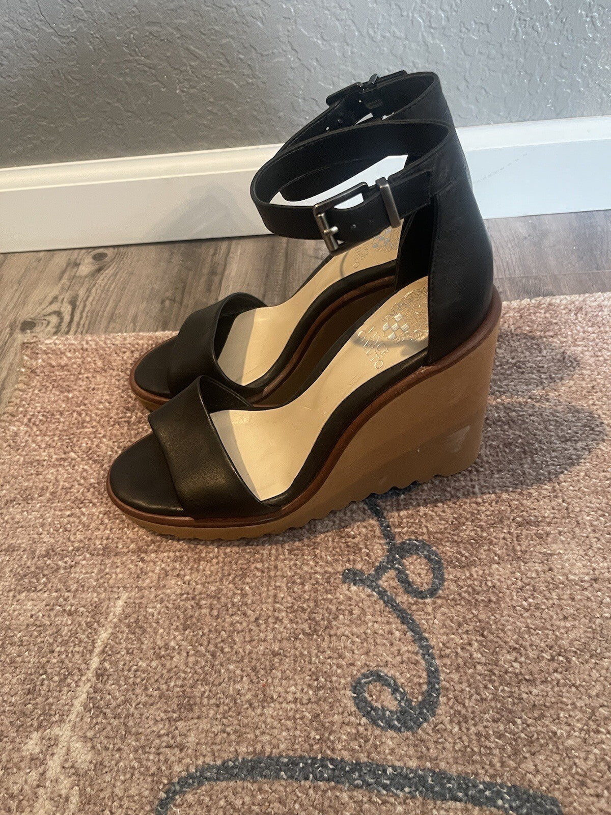Vince Camuto Strappy Sandals Size 9 Black Brown