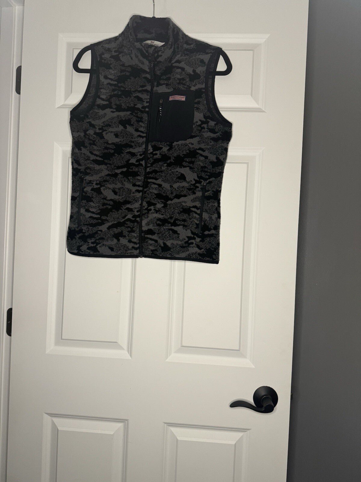 Vineyard Vines Fleece Vest Small Black Gray Camo Print