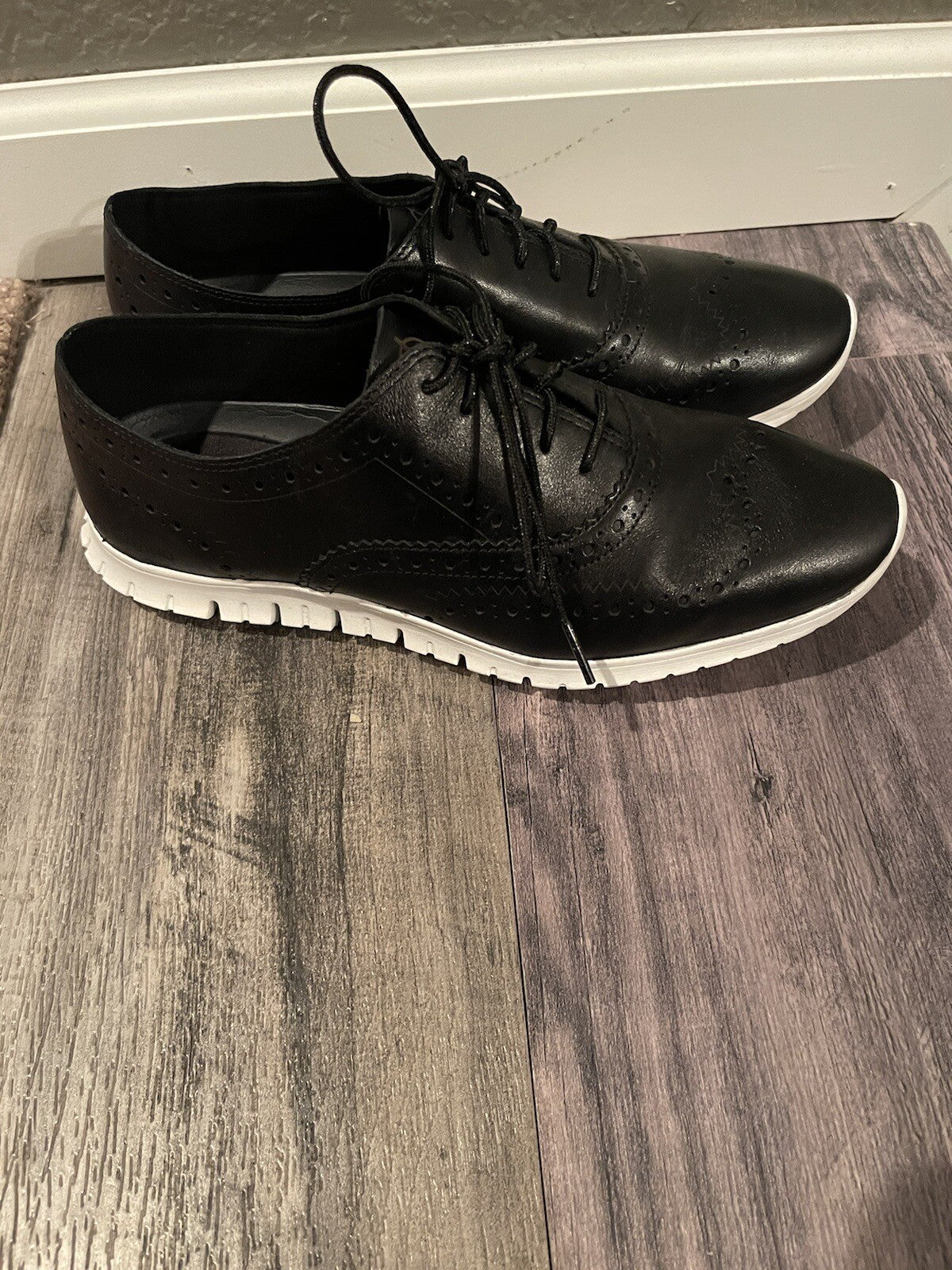 Zerogrand womens wingtip oxford sneakers size 9 black Worn Once