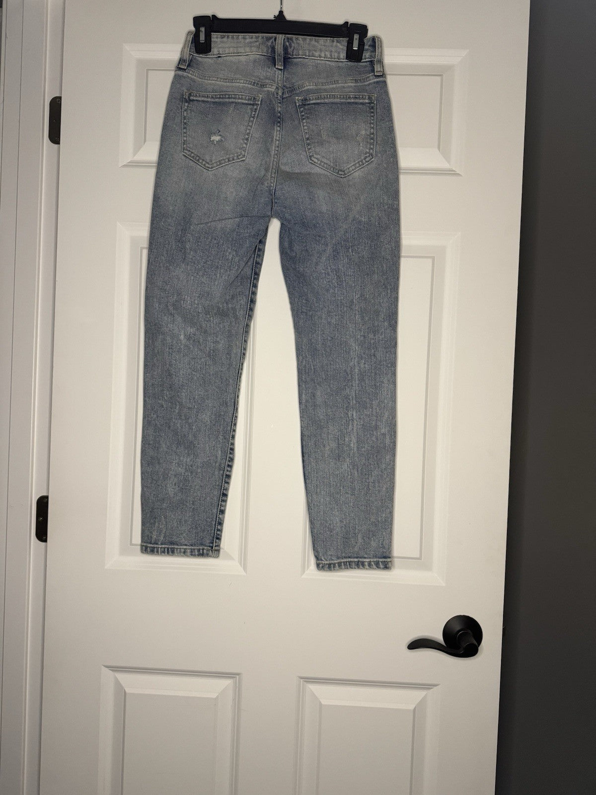 Eunina Tobi Super High Rise Mom Jean Crop Size 1 Distressed Light Wash