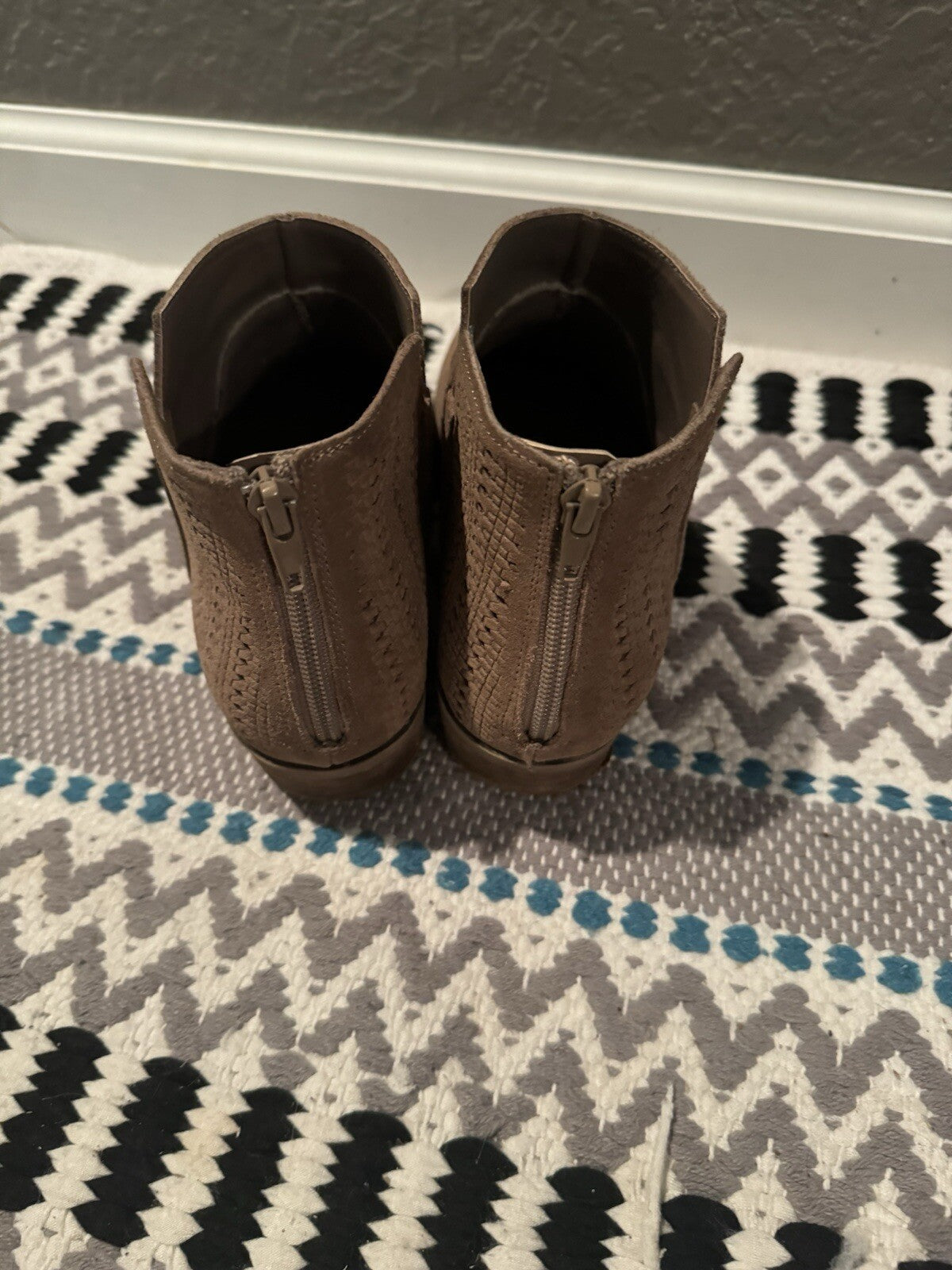 Kensie Grayce Taupe Booties Size 9