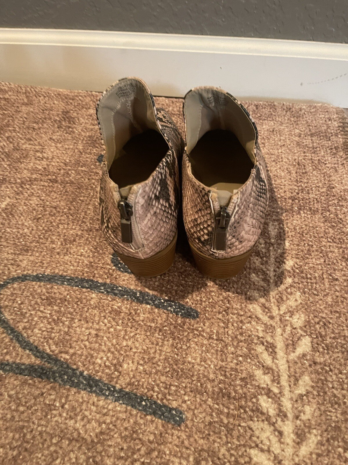 Kaari Blue booties 7.5 beige & brown snake skin