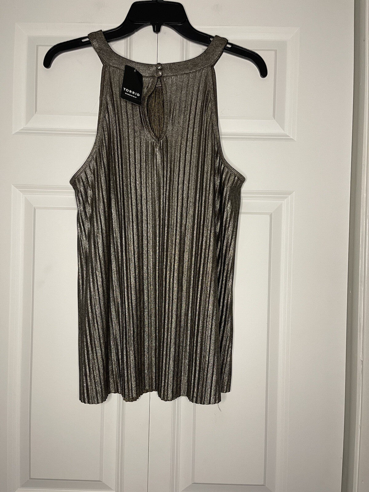 Torrid sleeveless blouse 00 metallic godess neck tank NWT