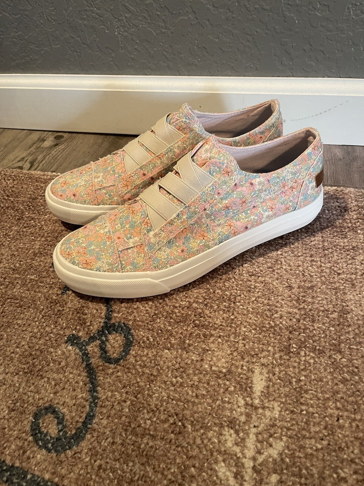 Blowfish Slip On Sneakers Size 9 Multi Floral W Beige Straps Brand New