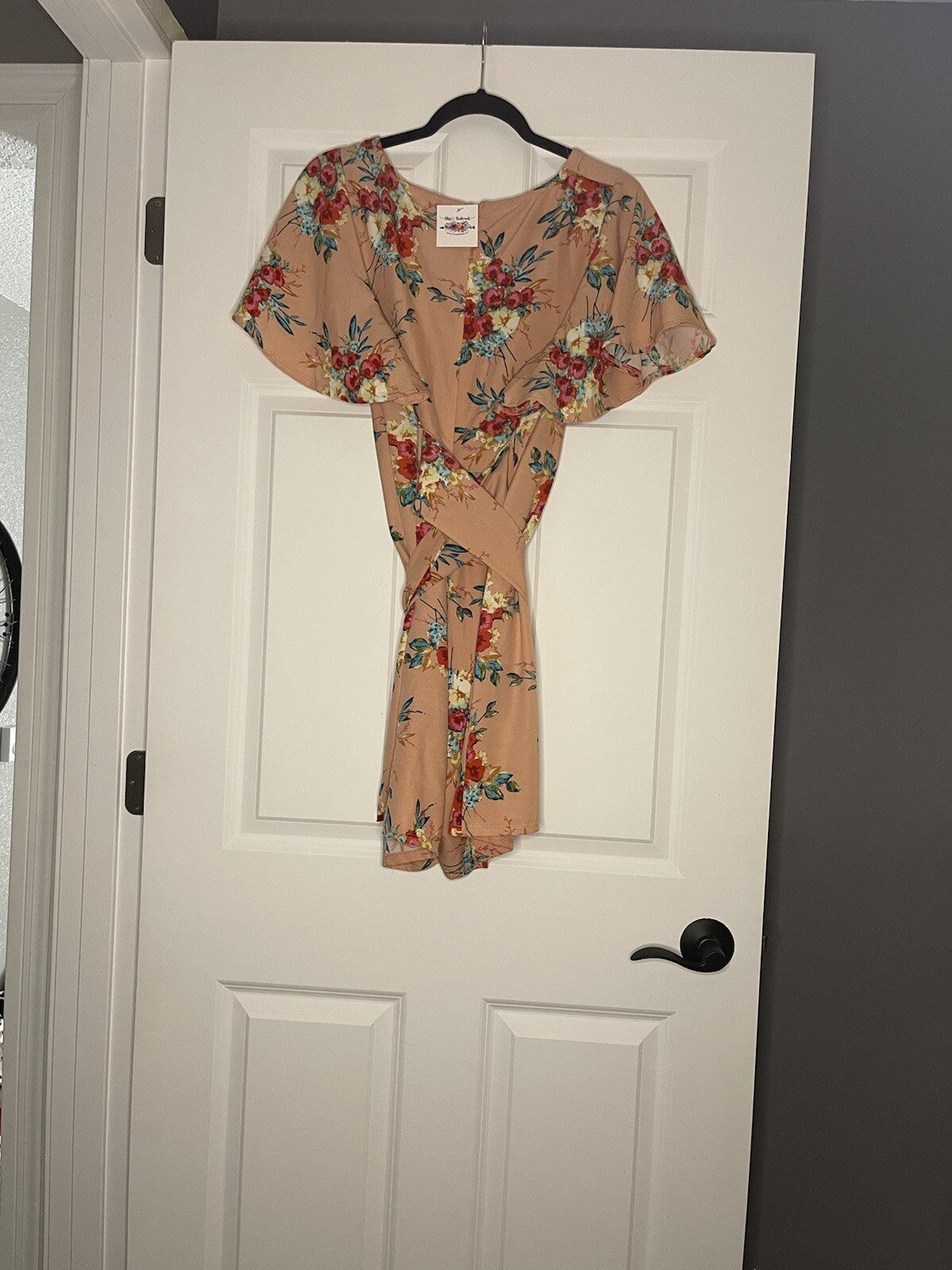 Fsl Apparel Floral Romper Large W Wrap Belt Nwt
