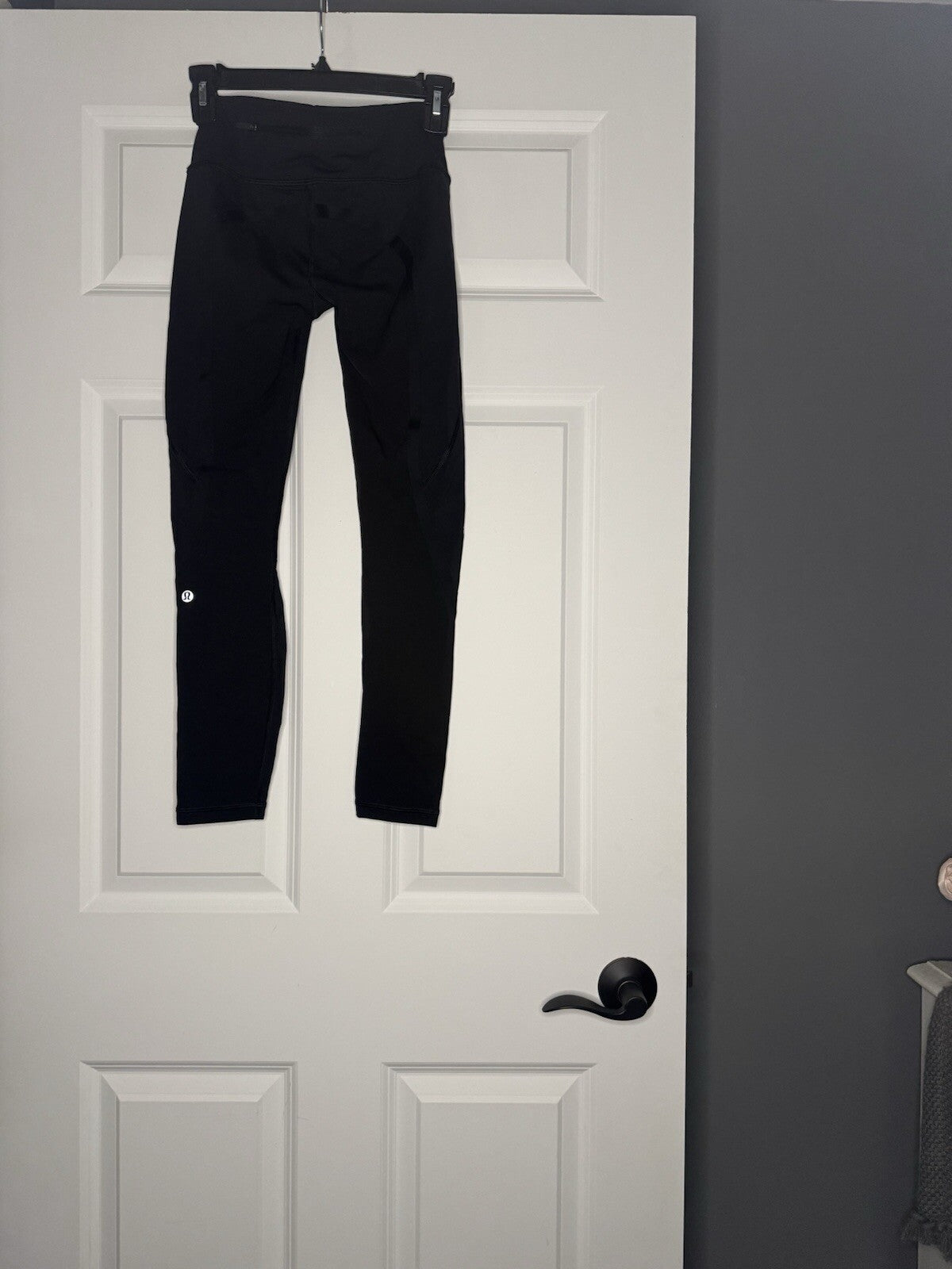 Lululemon Leggings Size 2 7/8” Zipper Pocket In Back