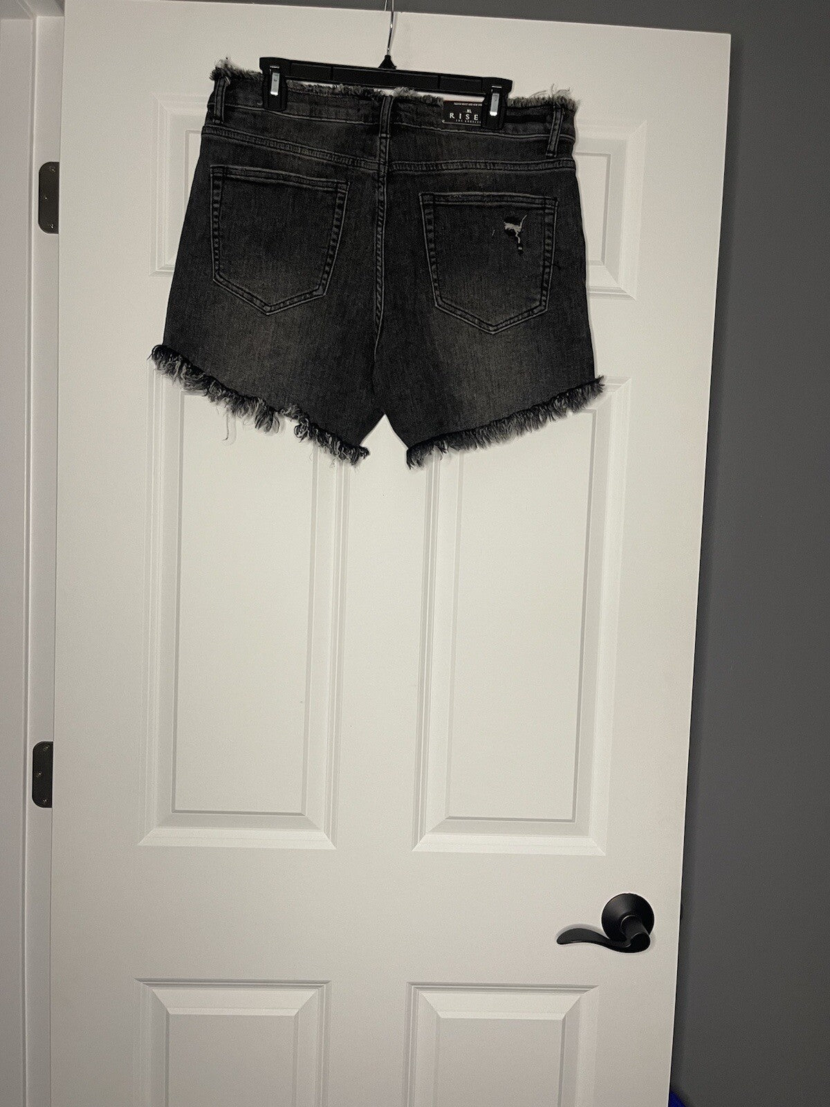 Risen Ireland black fray shorts xl NWT