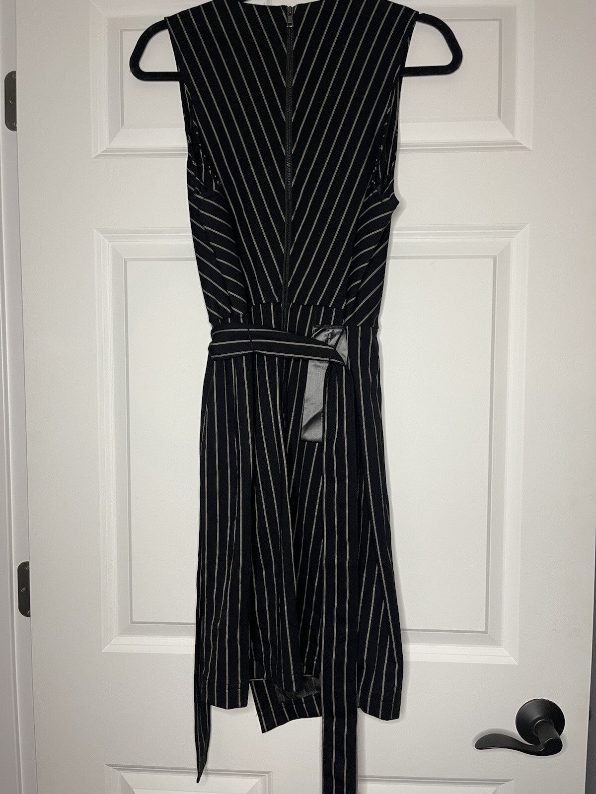 Bcbg maxazria sleeveless dress with belt small black w tan stripe nwt Retail 238