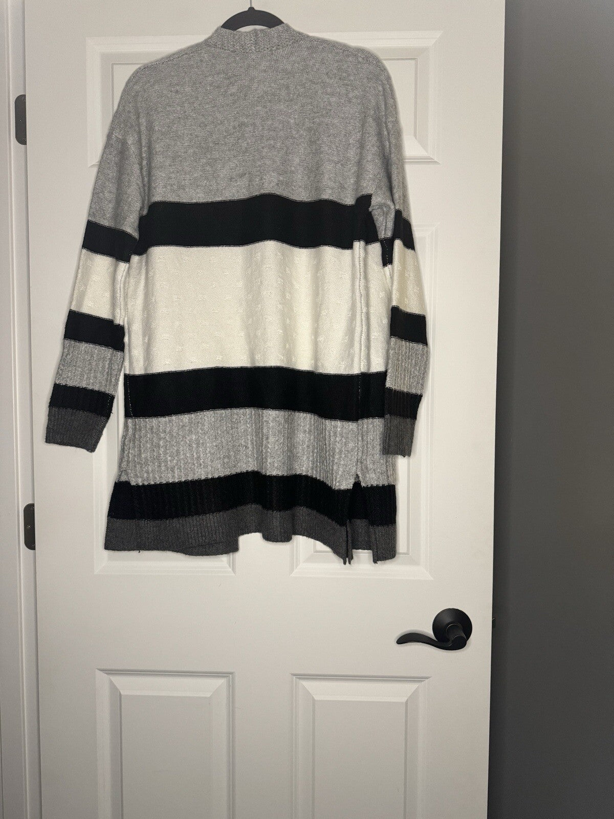 Staccato Cardigan Large Gray White Black