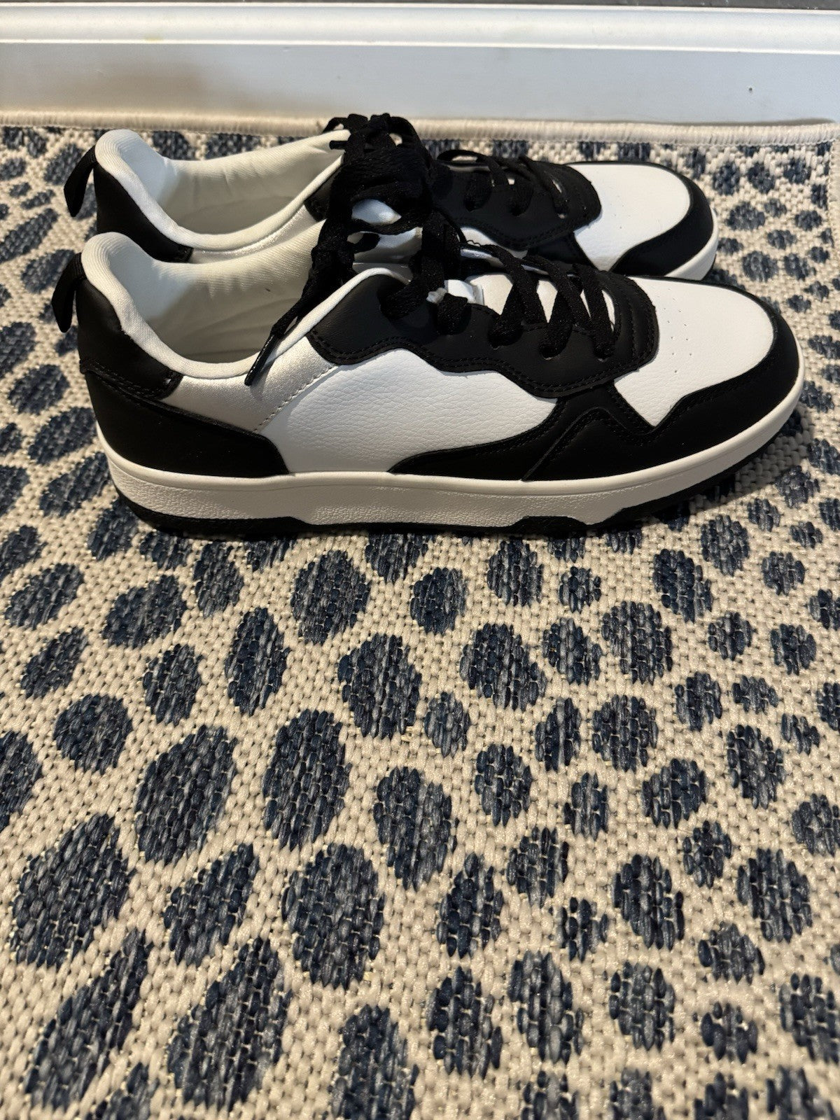 Dream Pairs Casual Sneakers Size 10 Black Silver White New