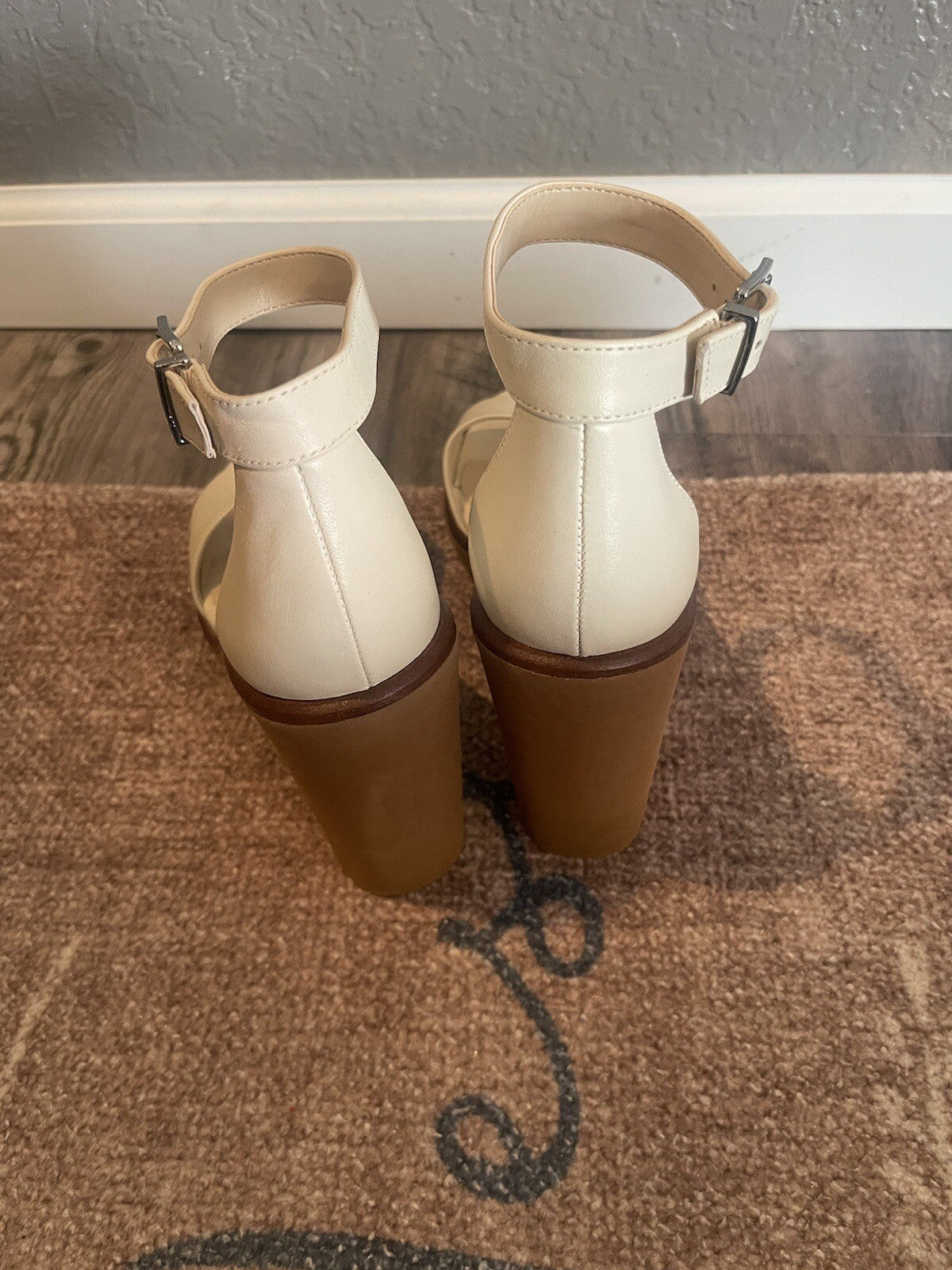 Vince Camuto Strappy Sandals Ivory Size 9