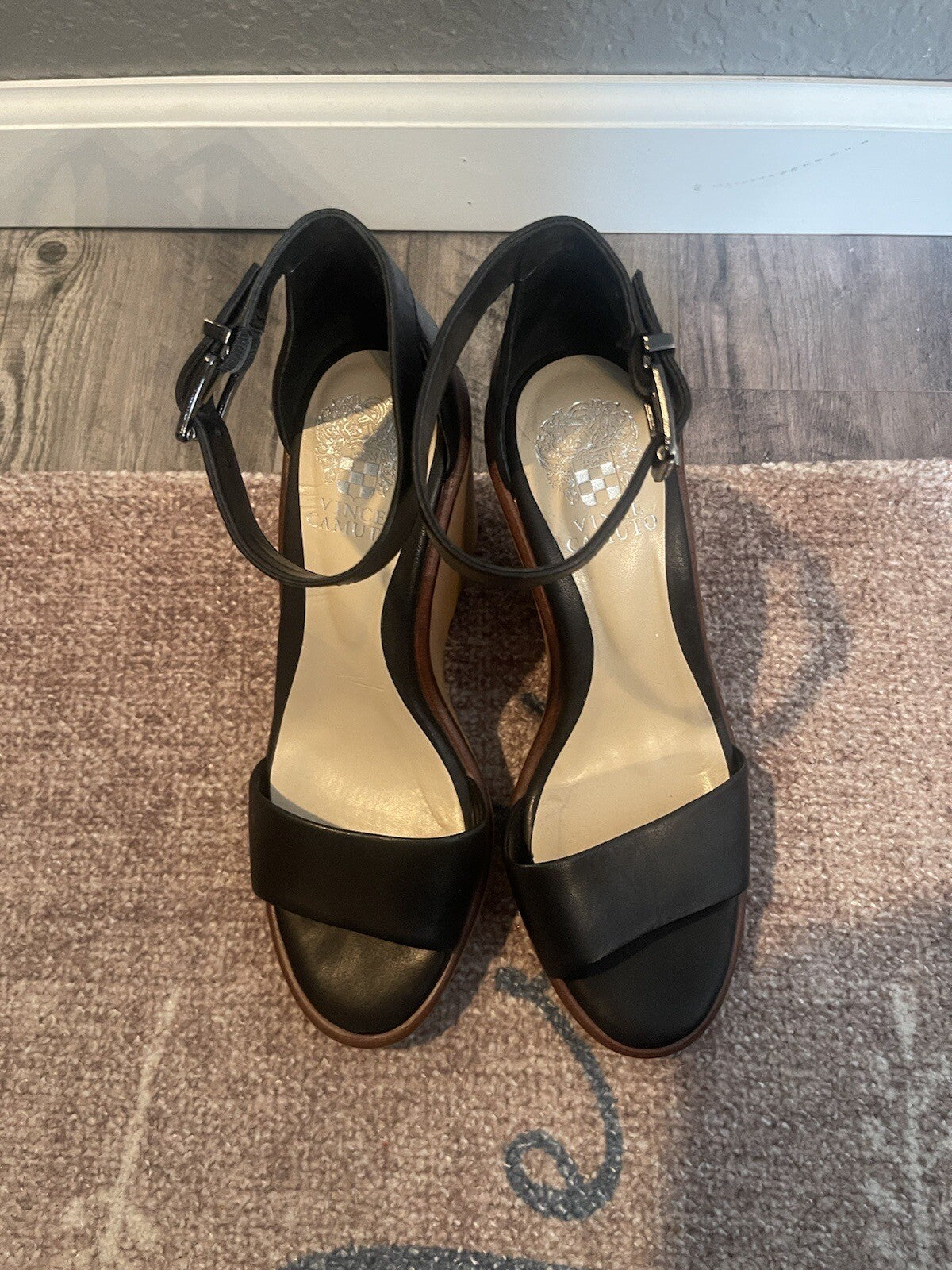 Vince Camuto Strappy Sandals Size 9 Black Brown