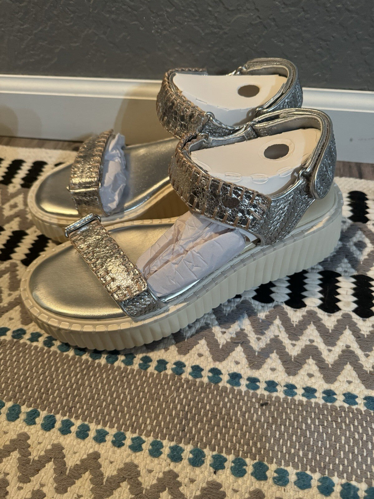 Dolce Vita Debra Silver Distressed Leather Sandal Size 8.5 New In Box