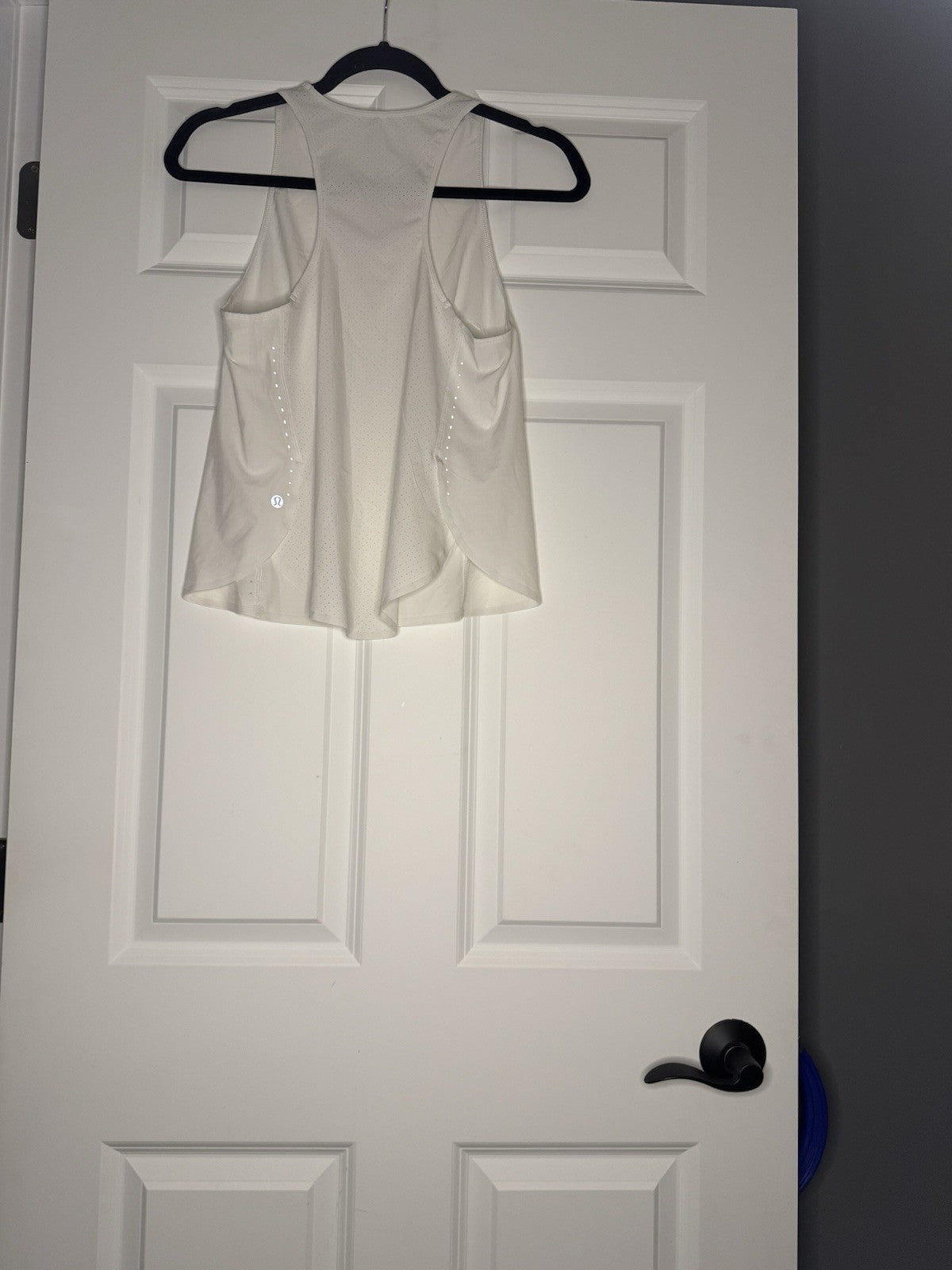 Lululemon Tank Top White W Overlap In Back And Cutouts Size 4