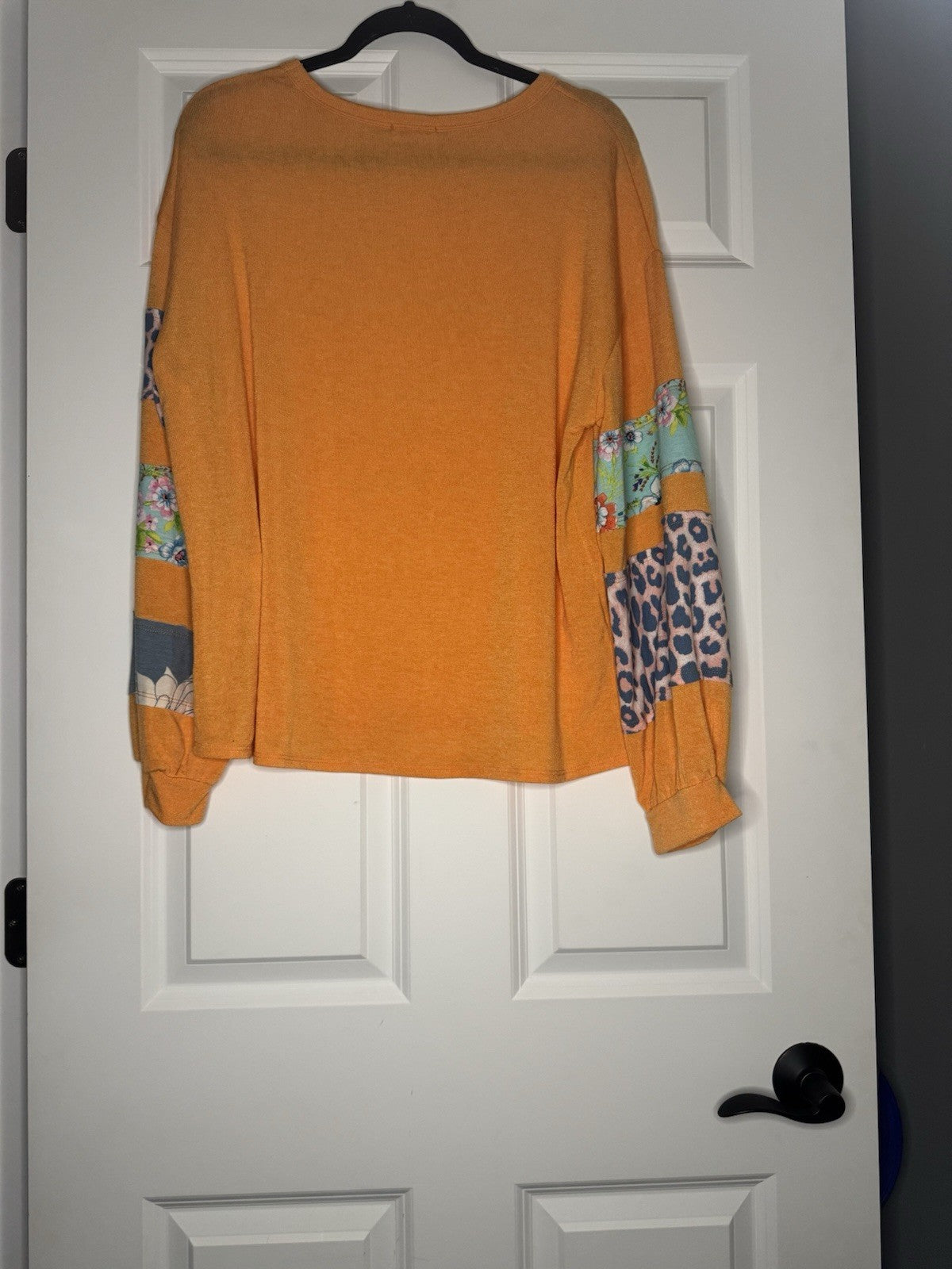 Hailey And Co Long Sleeve Blouse Large Orange W Multi Animal Print And Floral Sl