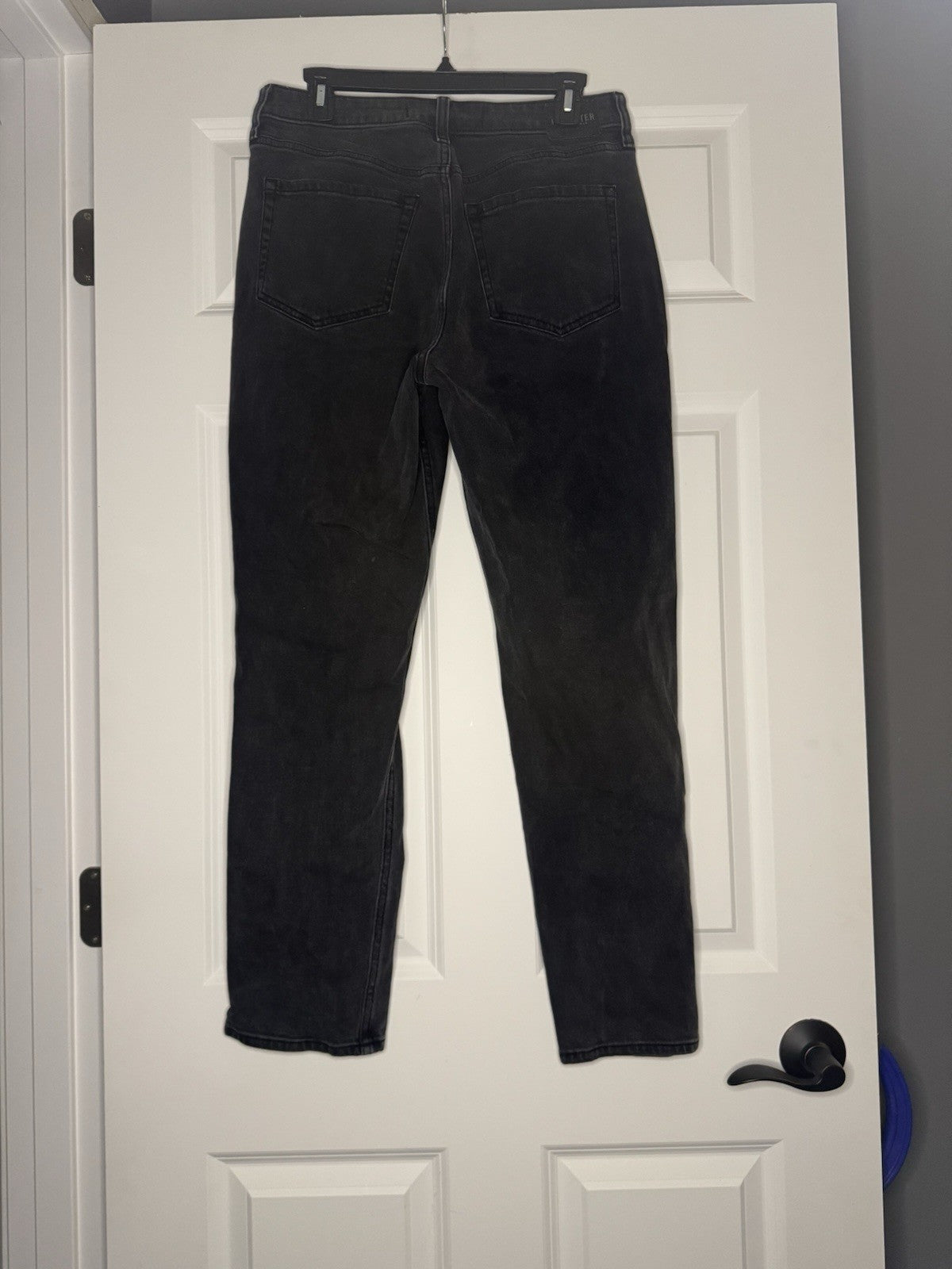 Hollister Ultra High Rise Mom Jean 10l Distressed Faded Black