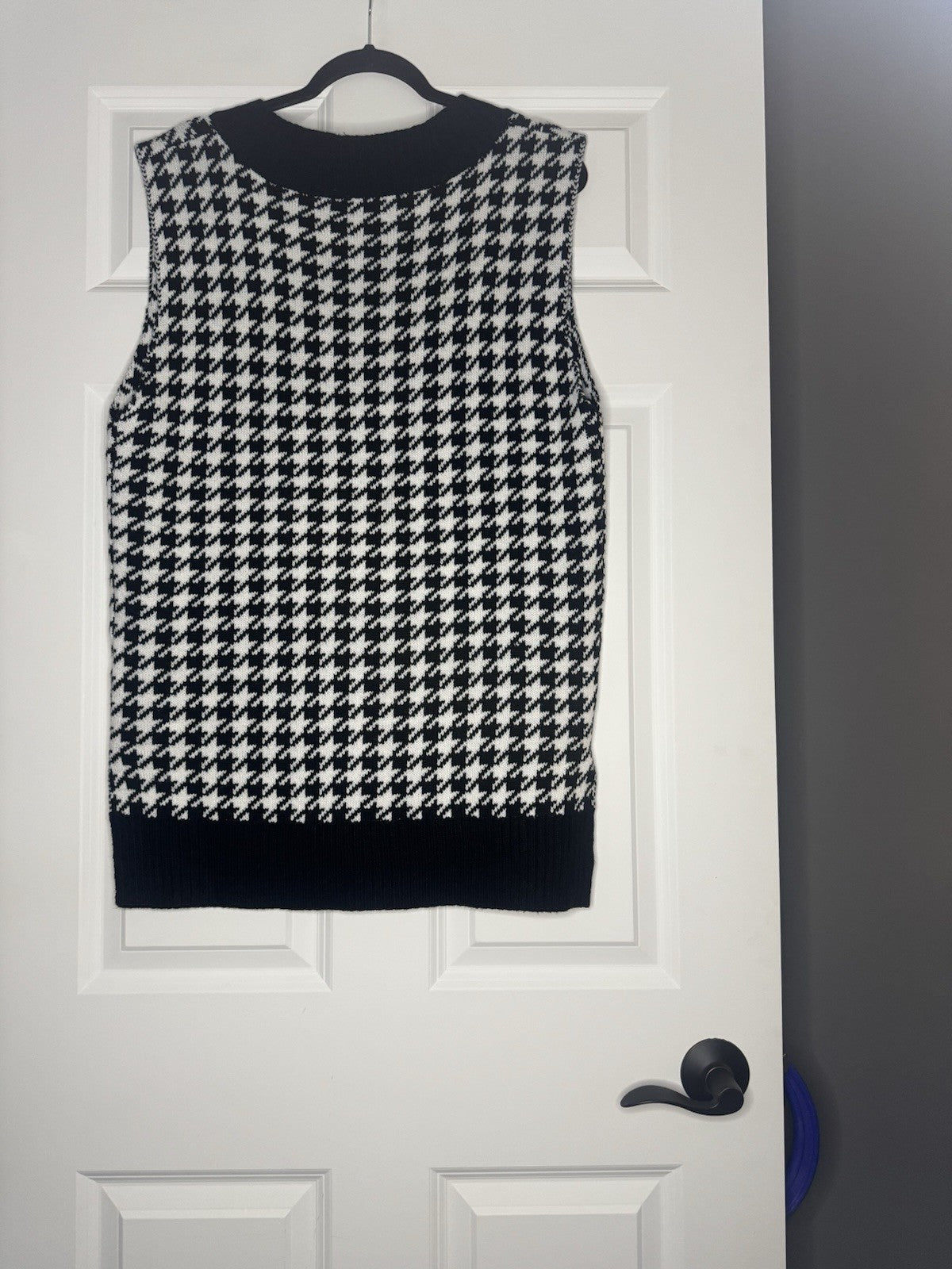 Unbranded Sleeveless Sweater Small Black White Print