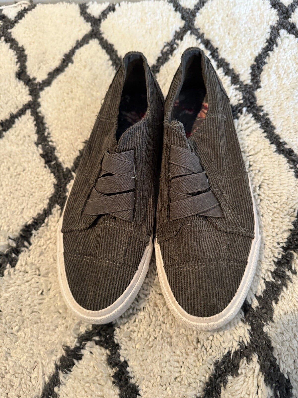 Blowfish Green Corduroy Sneakers Size 8