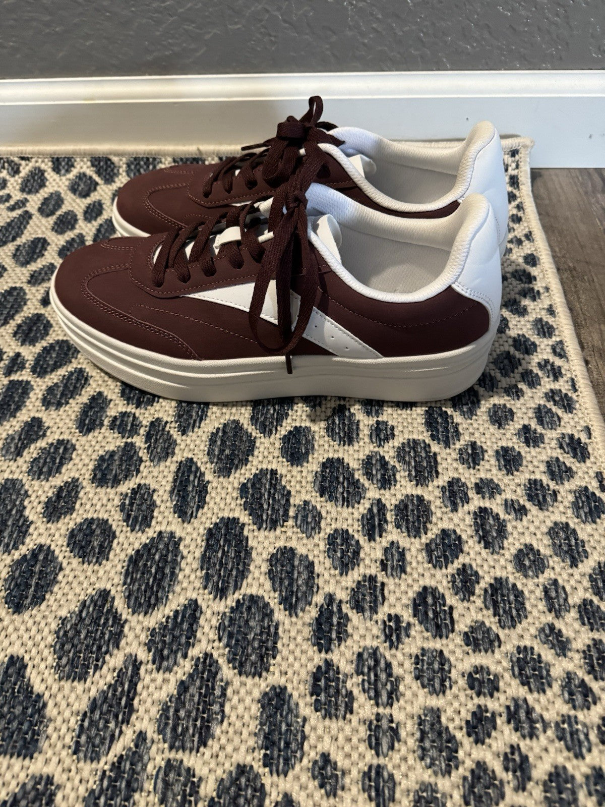 Dream Pairs Platform Sneakers 10 Maroonish Plum New
