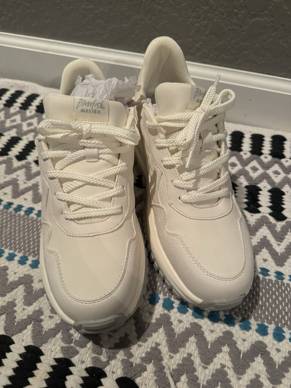Blowfish Malibu Sneakers Size 10 Cream And Gray New