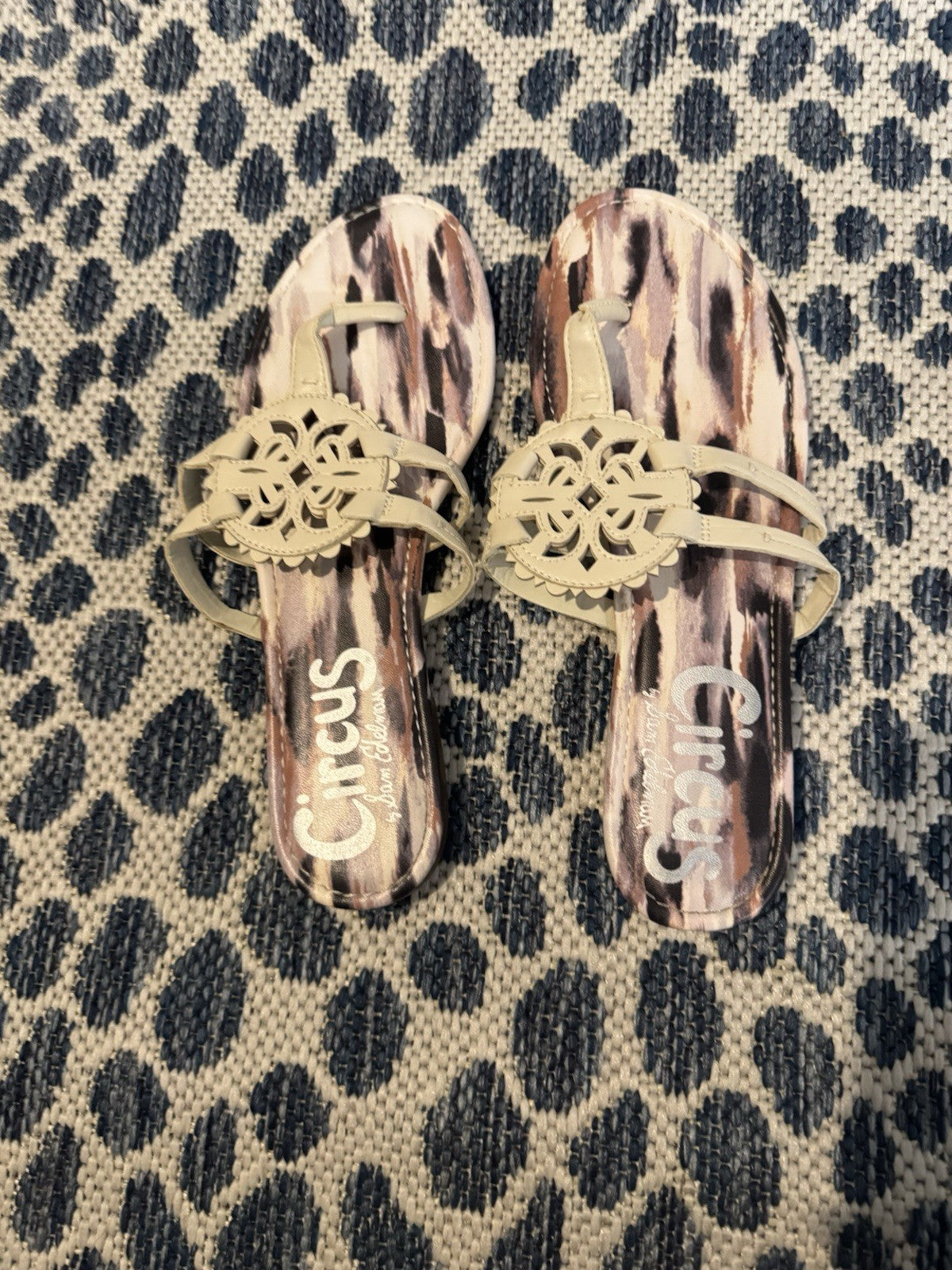Circus By Sam Edelman Flip Flops Size 9.5 Cream W Multicolor Bottom