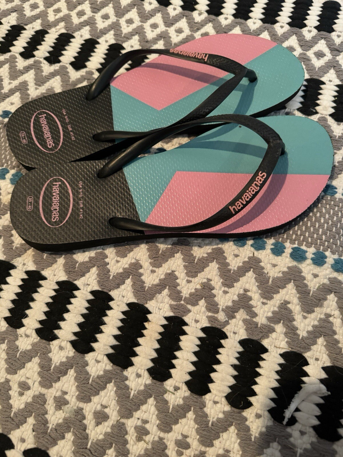 Havaianas Flip Flops 9/10 Black Pink Green